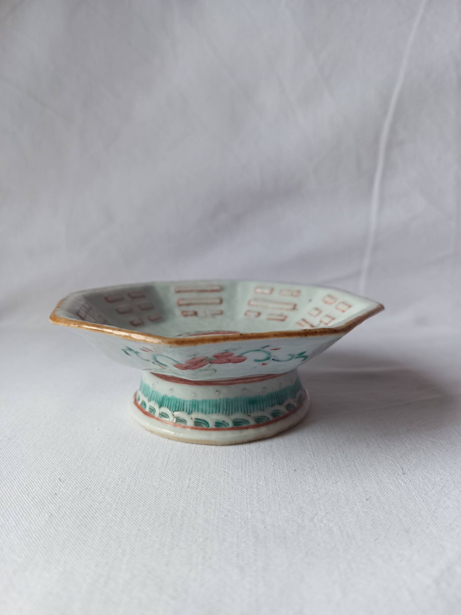 octagonal porcelain cup from China with Taoist Ying Yang decoration - c. 1900