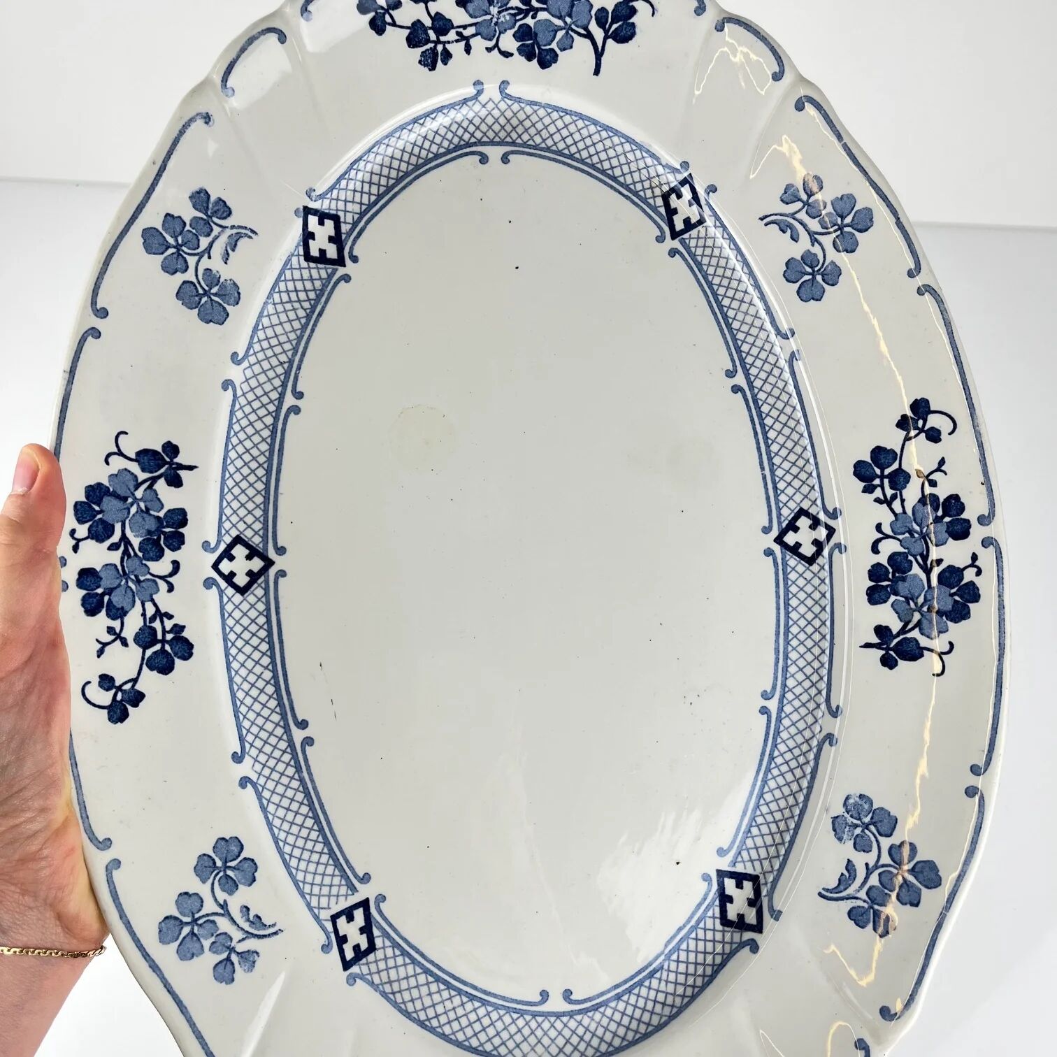 Large oval dish Terre de Fer KG Lunéville, model "Jane", blue, 1890-1915