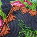 Floral handwoven green and fuchsia rug, made in wool, bohemian design 170x232cm