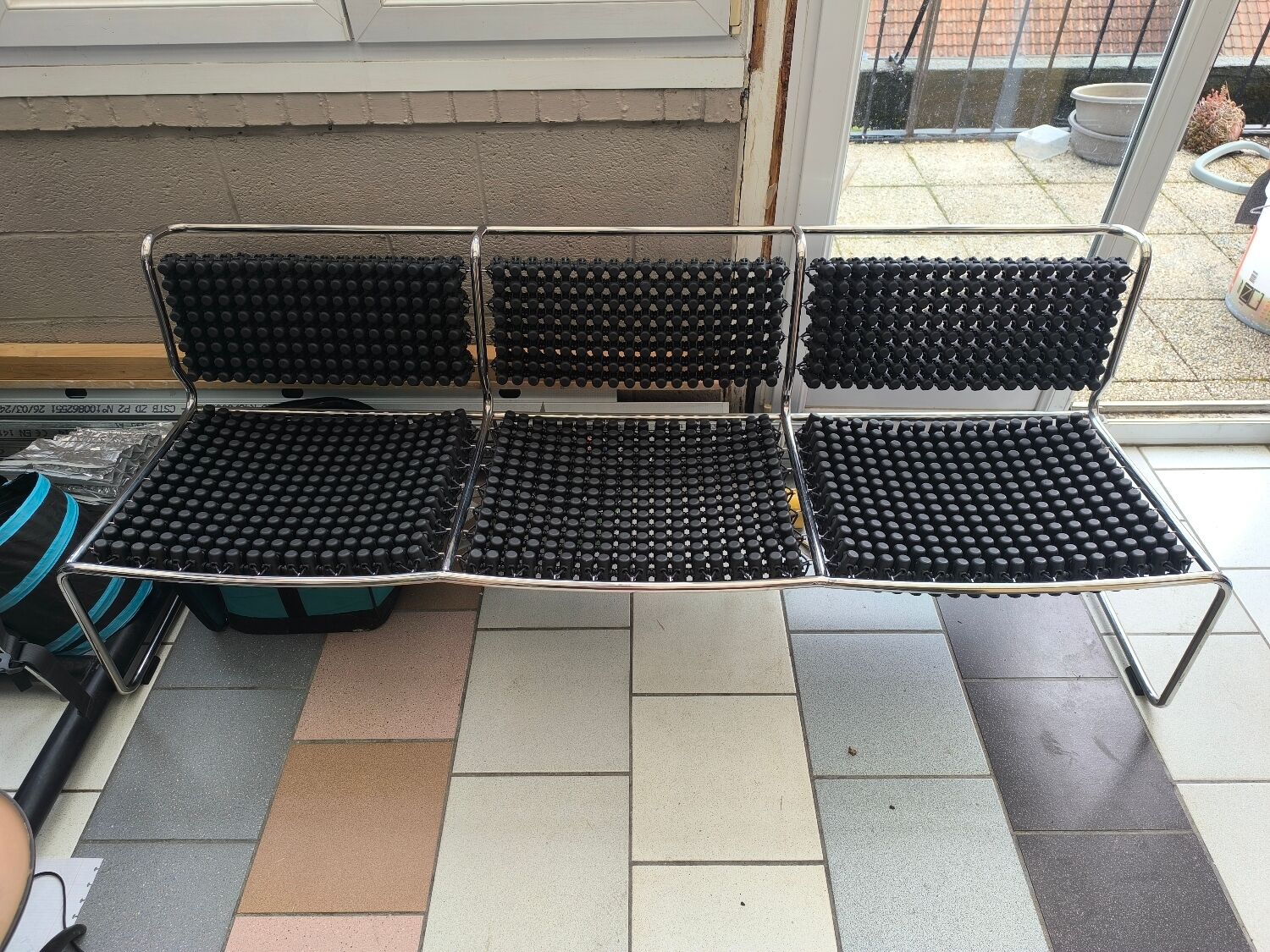 Three-seater bench Accupunto Yos & Leonard Theosabrata