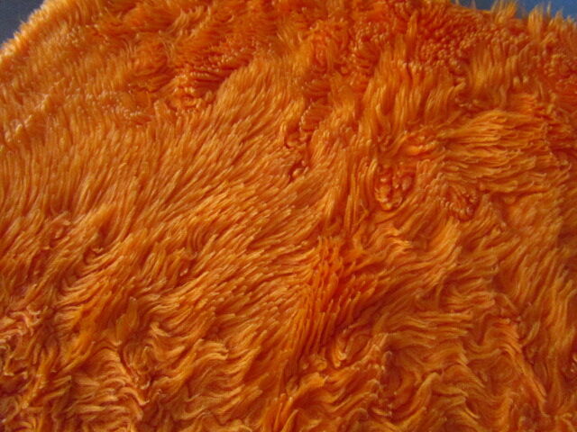 Tapis moumoute orange vintage des années 70