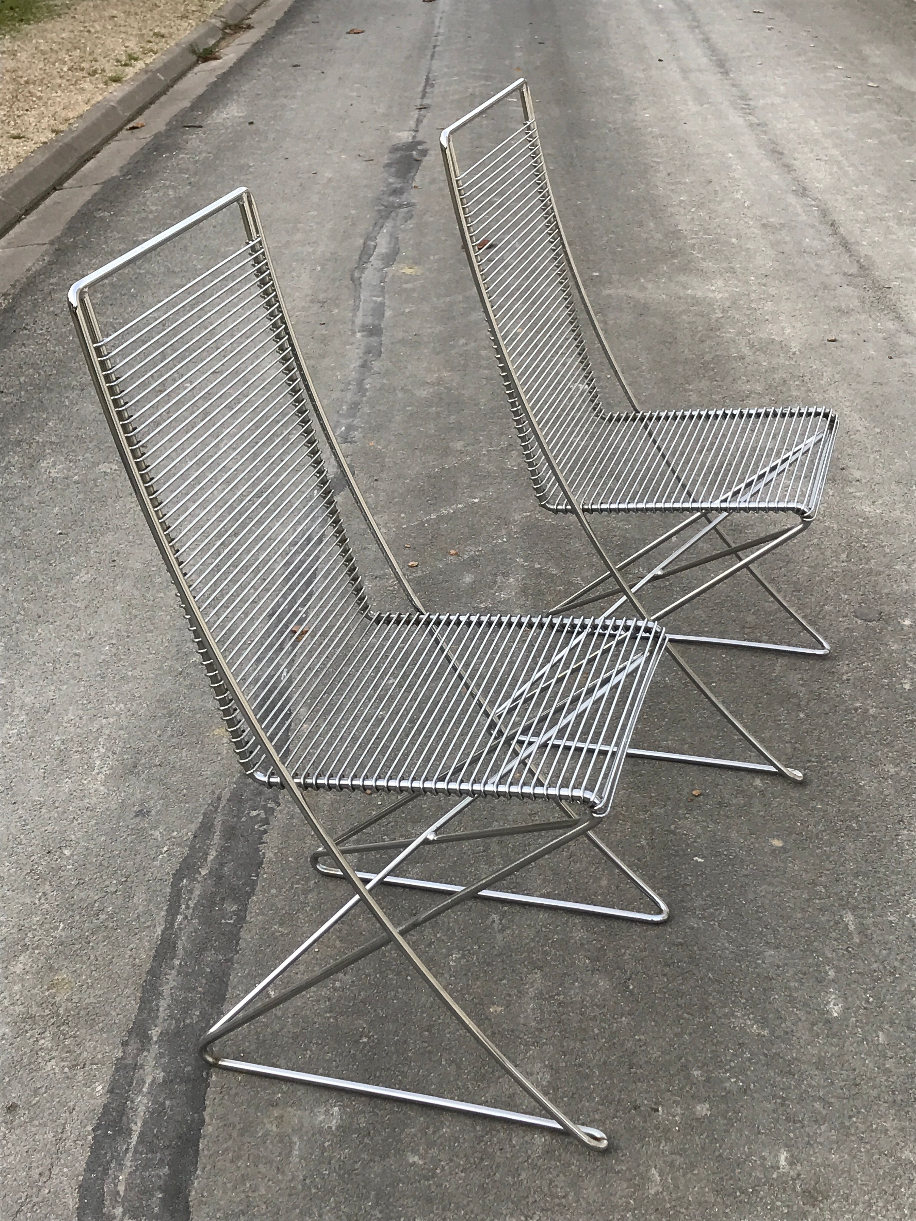 Paire de chaises Wire Till Behrens design annees 80