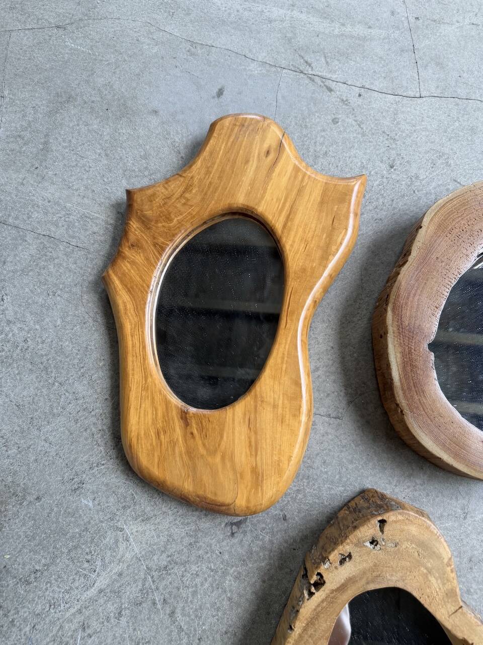 Set de 4 miroirs organiques brutalistes en bois années 50