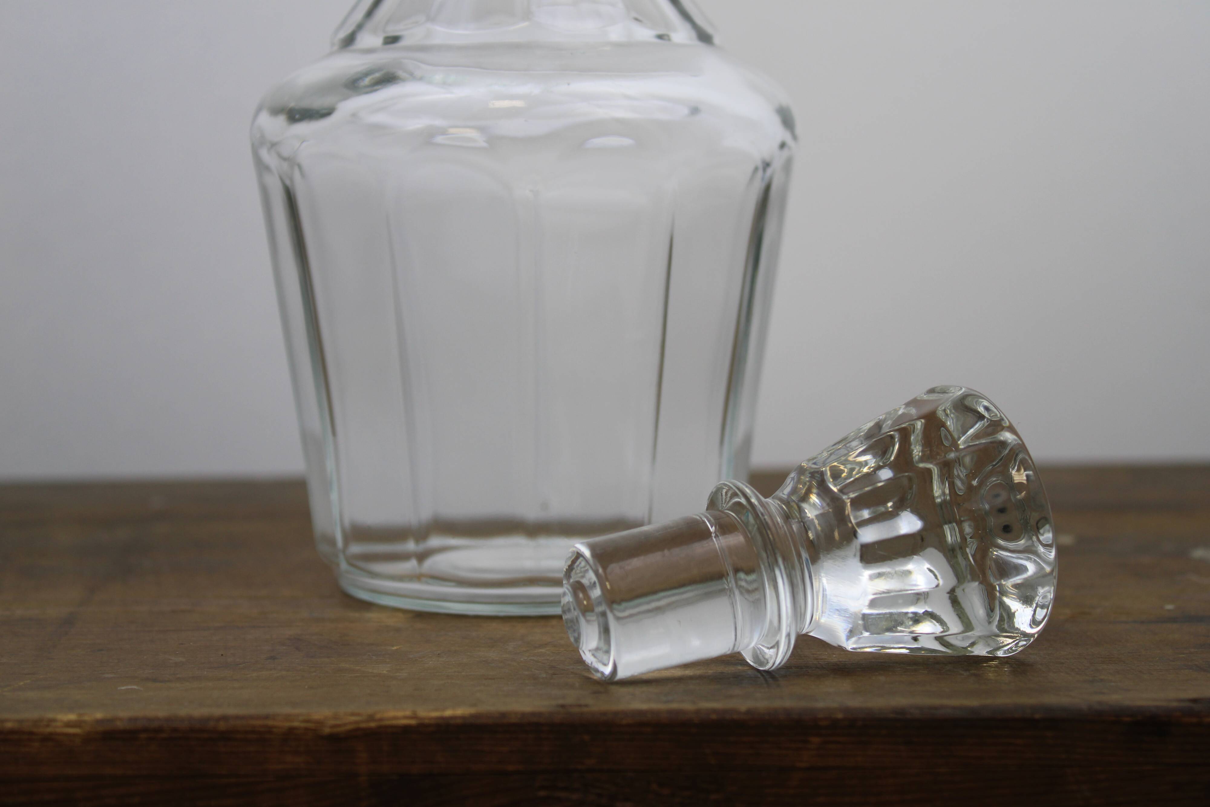 Glass decanter