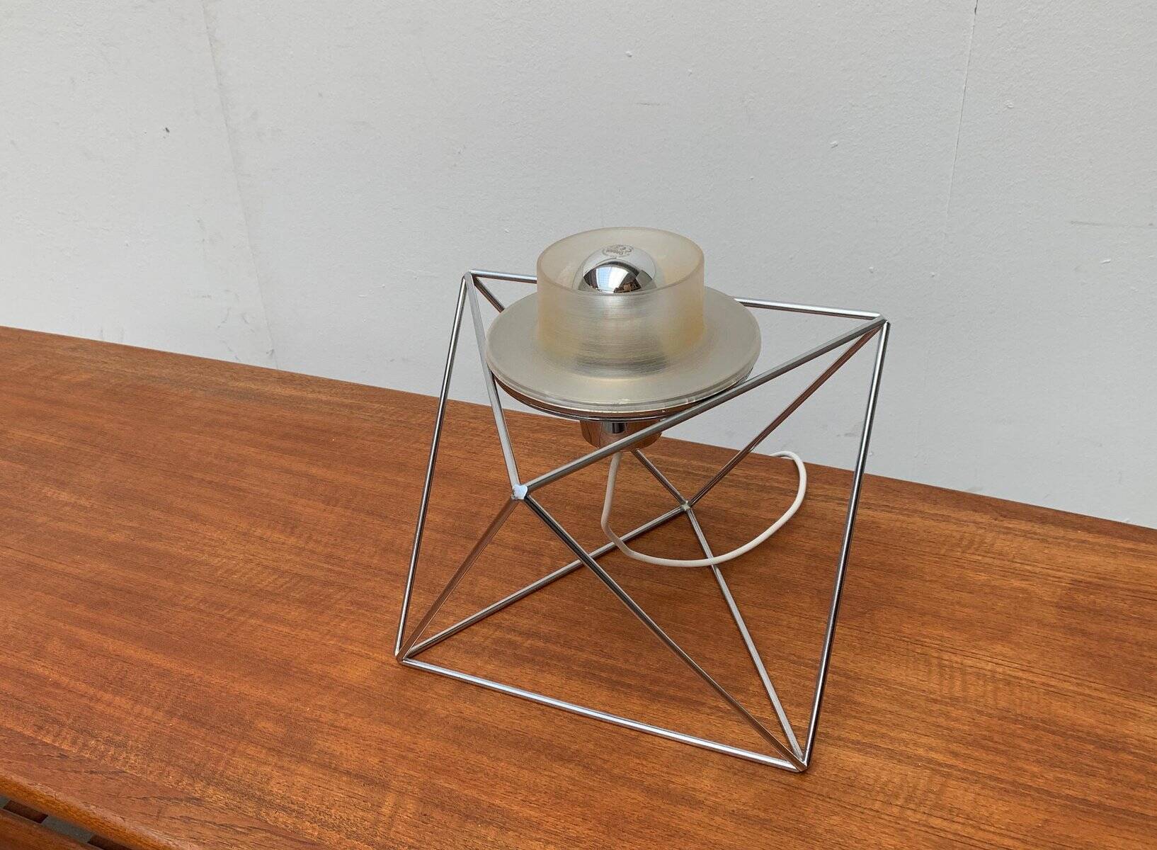 Poliedra table lamp from the Italian space age by Felice Ragazzo for Guzzini