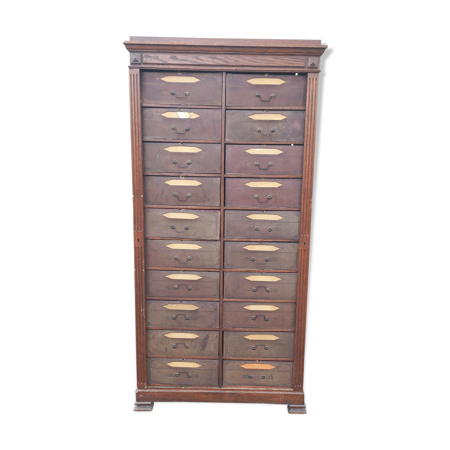 Herbalist cardboard maker