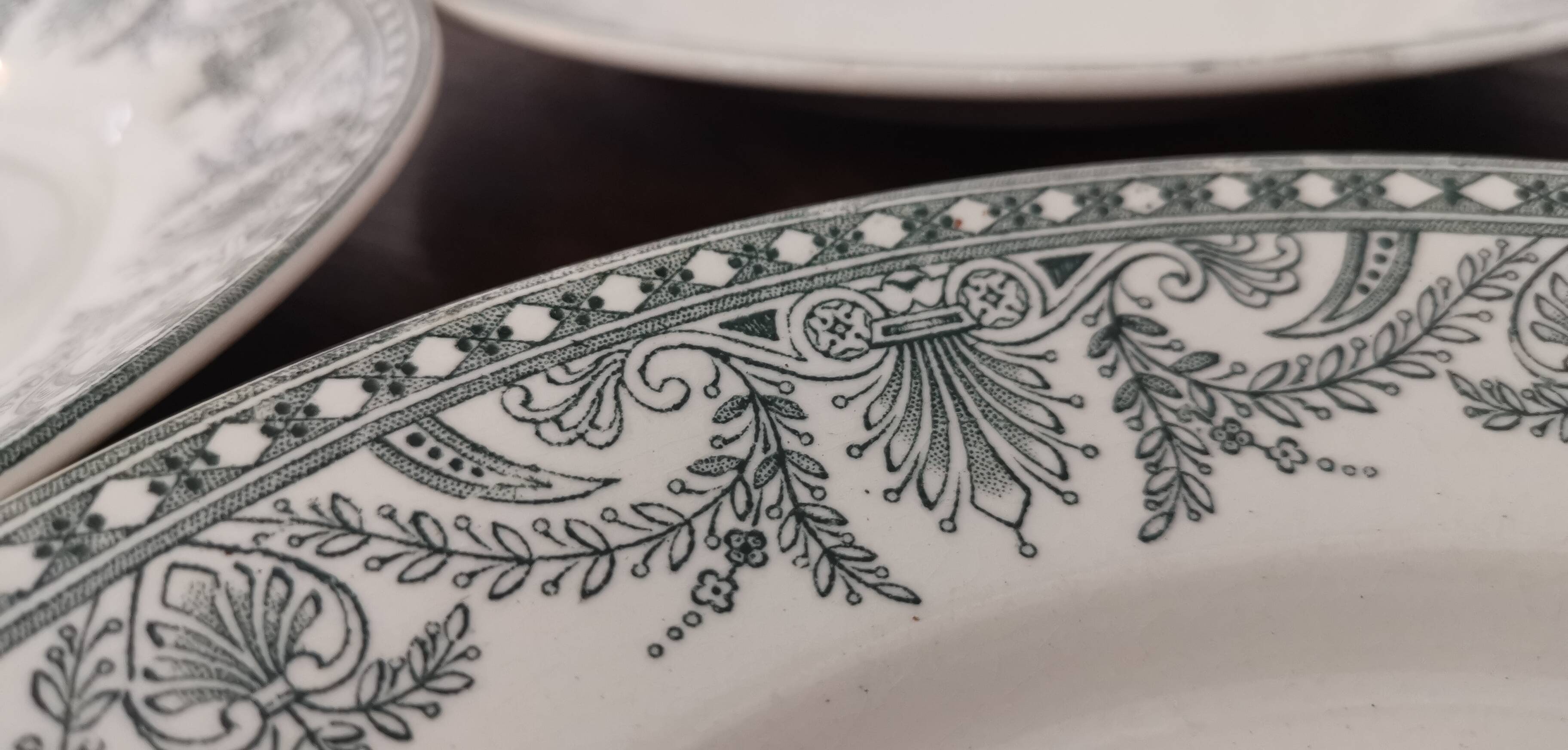 Set of 4 flat plates Terre de Fer Moulin des loups and WILBUR hamages