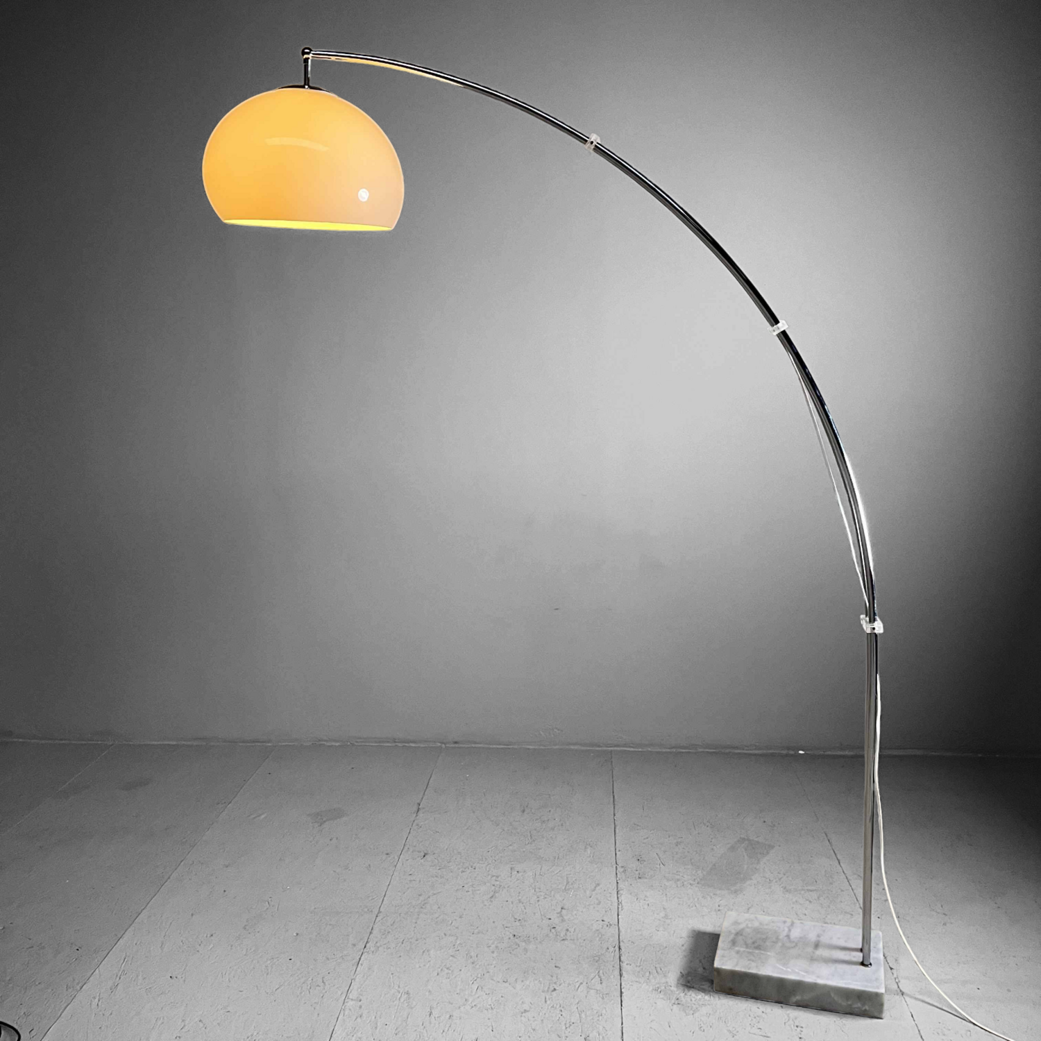 Harvey Guzzini floor lamp Arch with marble base, Italy, 1970