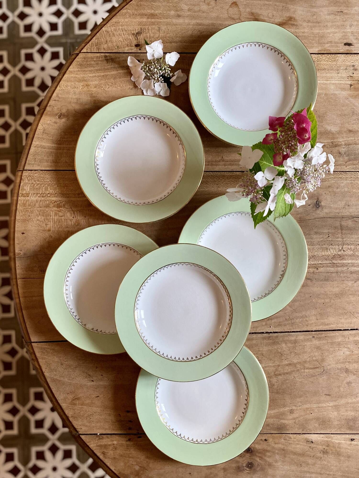 Set of 6 old mint and white hollow plates, the Amandinoise