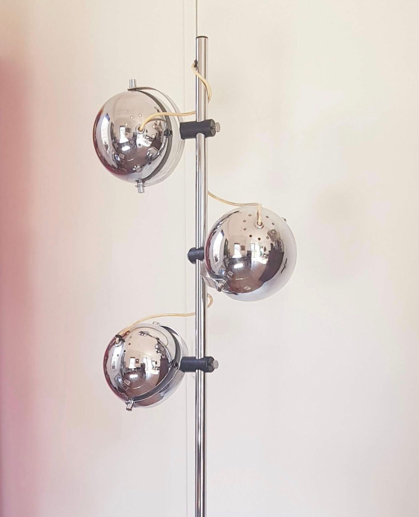 70s lamppost with 3 chrome round spots