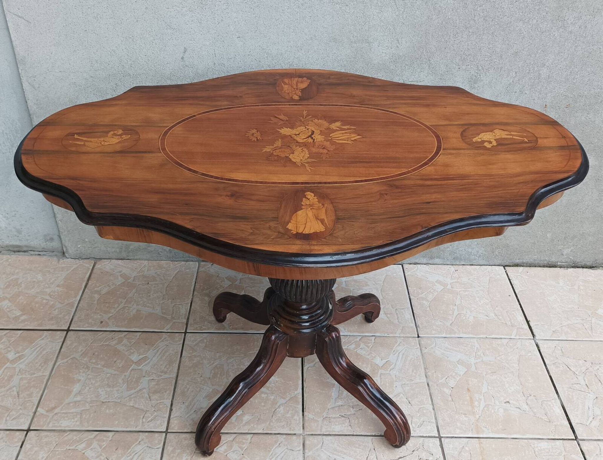 Table violon Napoléon III en ronce de noyer