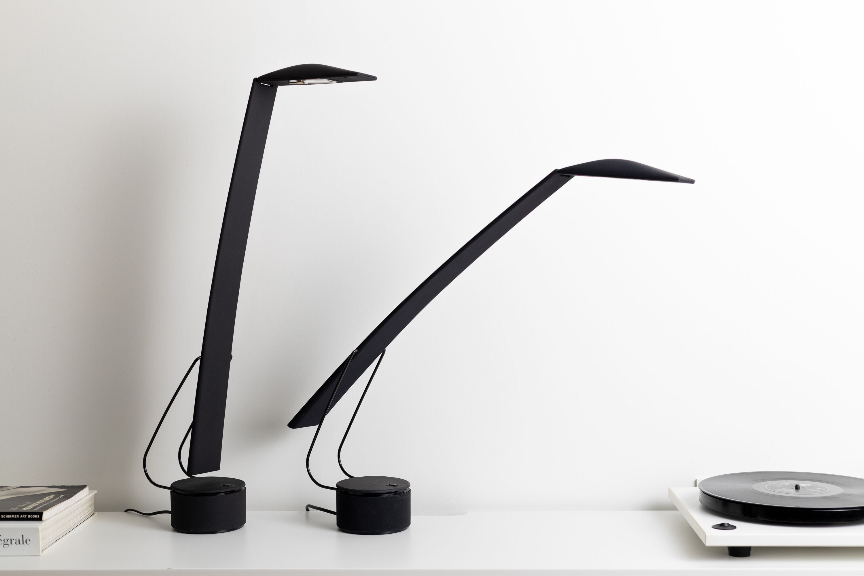 2 Dove desk lamps by Mario Barbaglia and Marco Colombo - edition Italian Luce design 80s