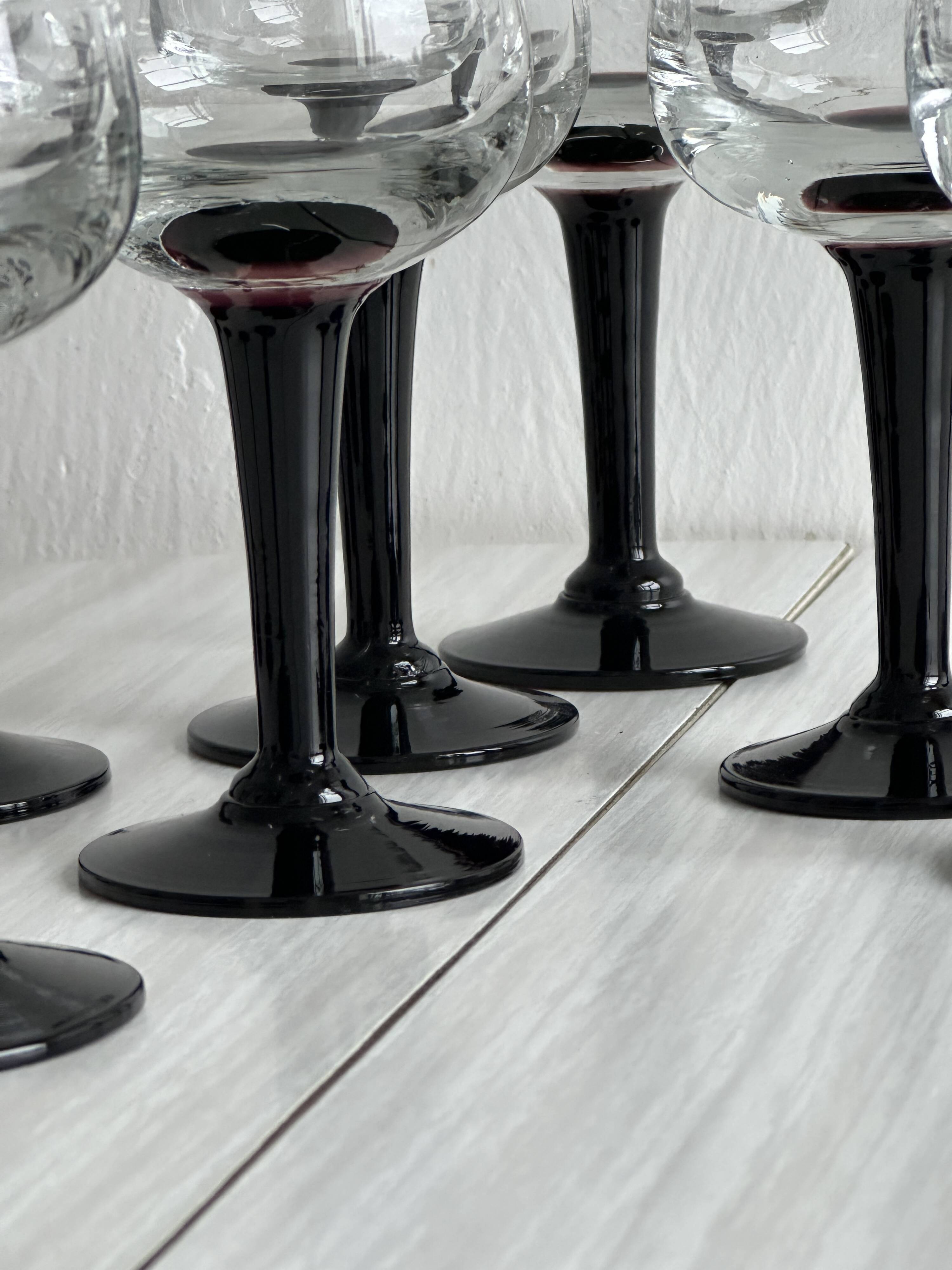 10 black stemmed liqueur glasses