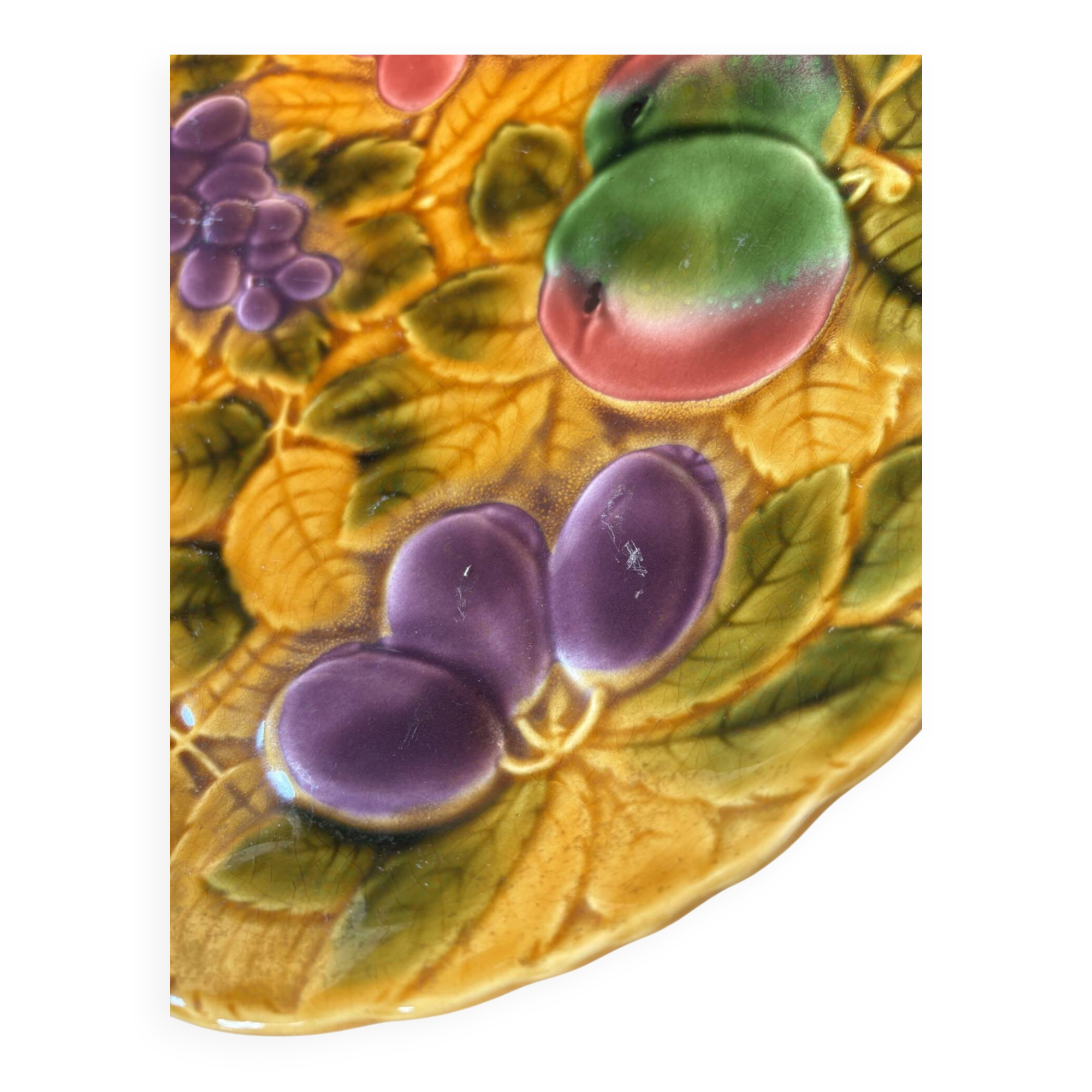 Sarreguemines dish in slip – fruit and foliage decoration