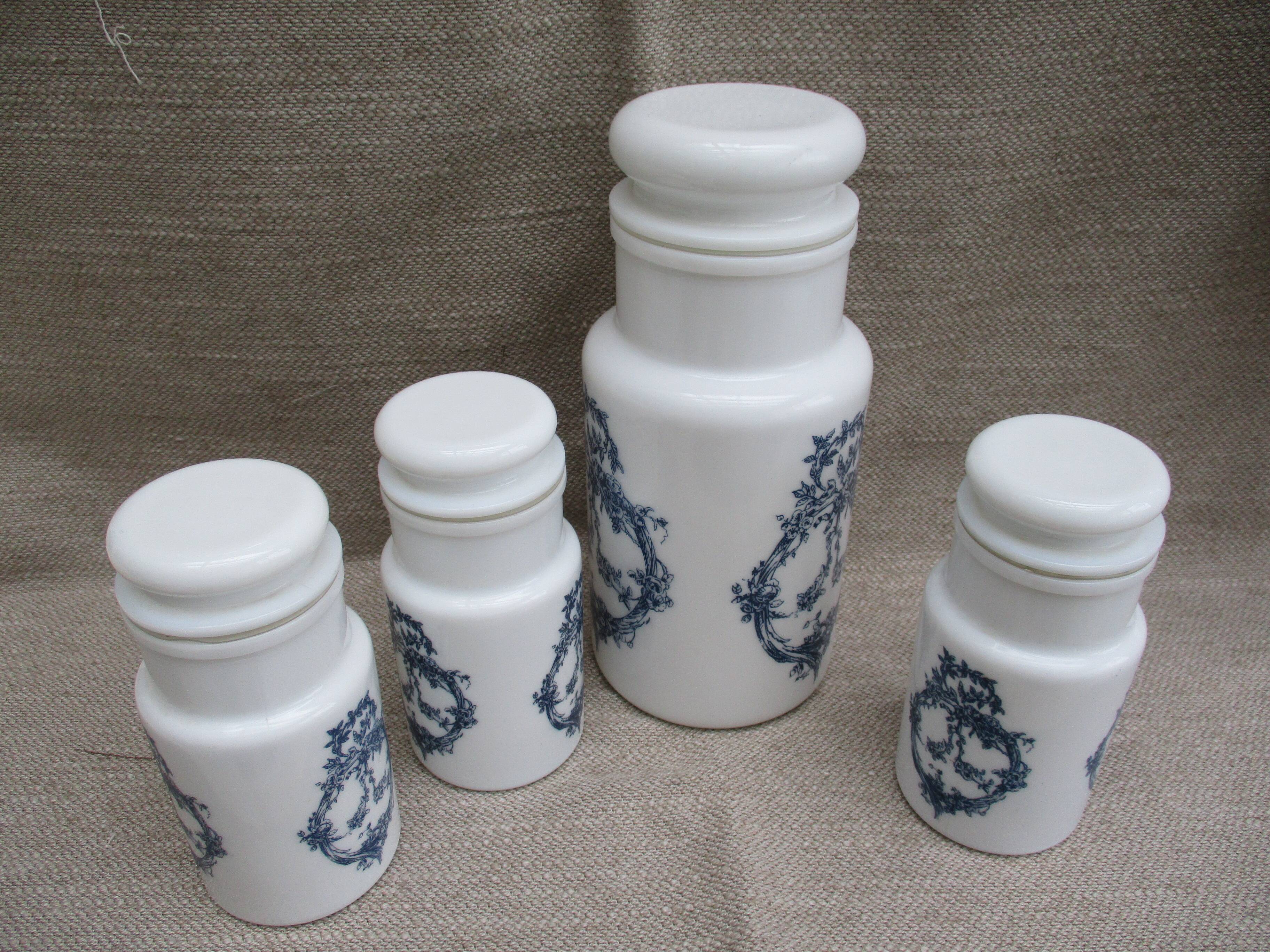 Set of Pots in white opaline
