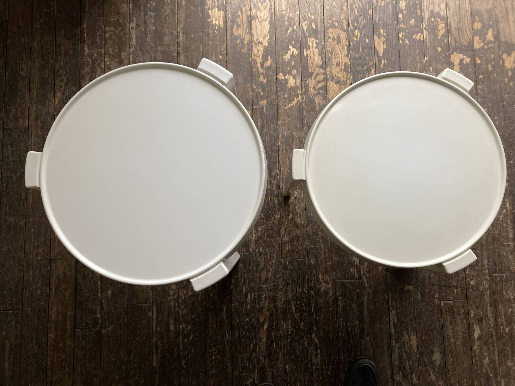 Pair of nesting coffee tables, space age Italian design 1960 Kastilia.