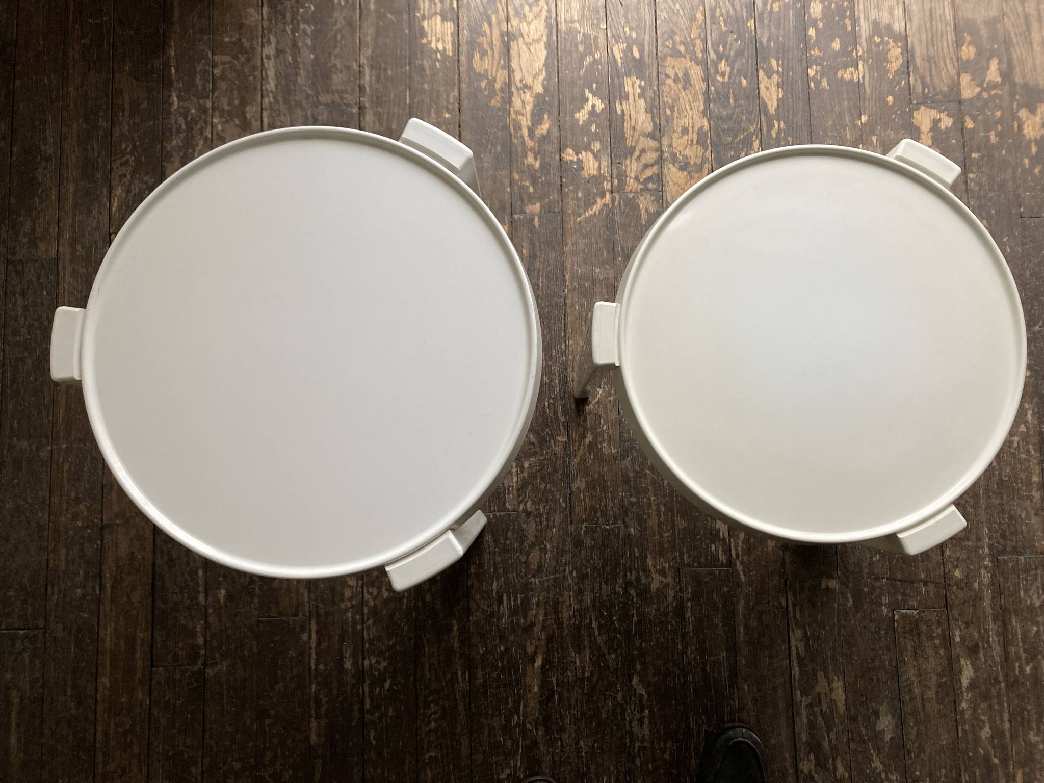 Pair of nesting coffee tables, space age Italian design 1960 Kastilia.