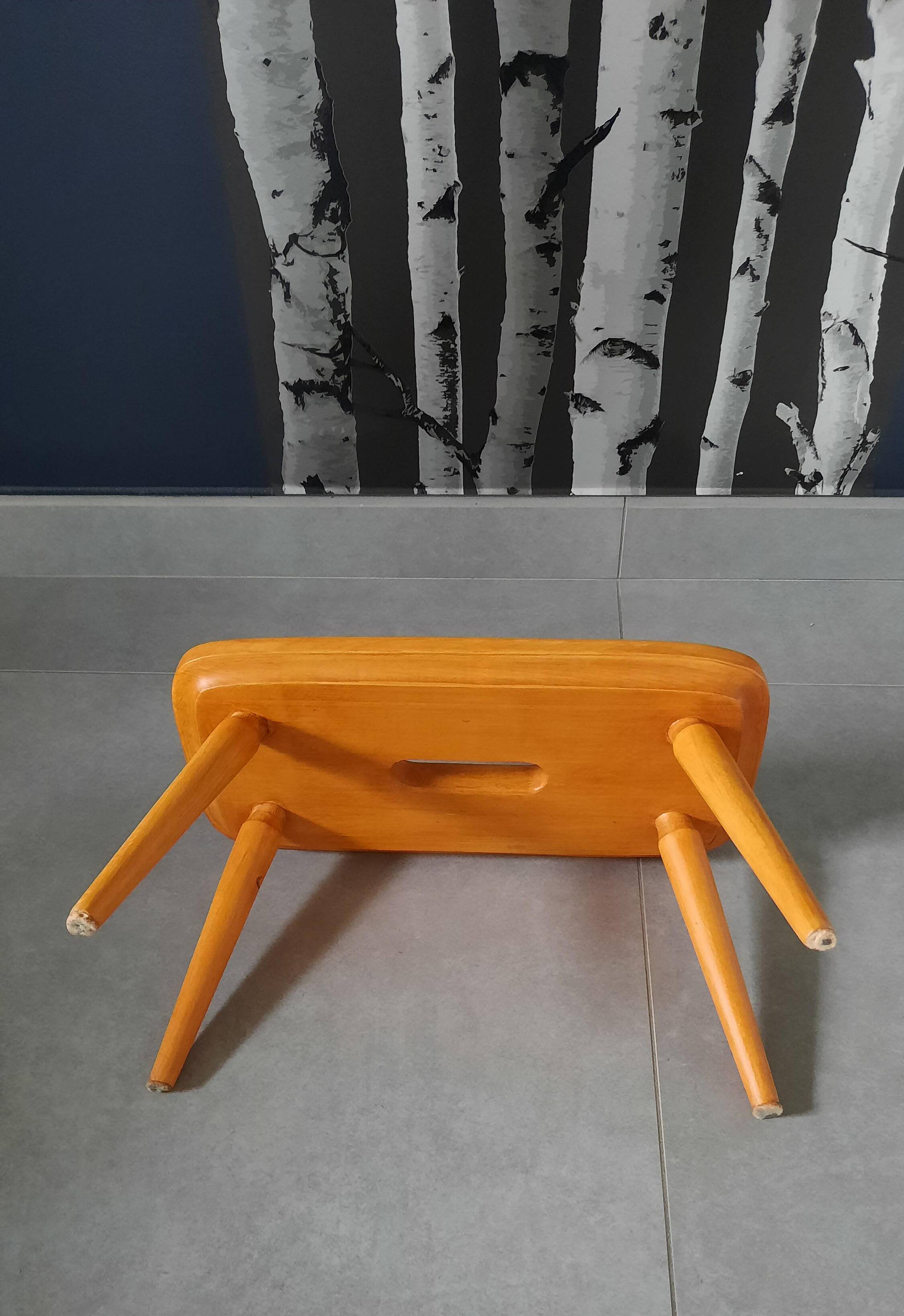 Mini stool with compass legs