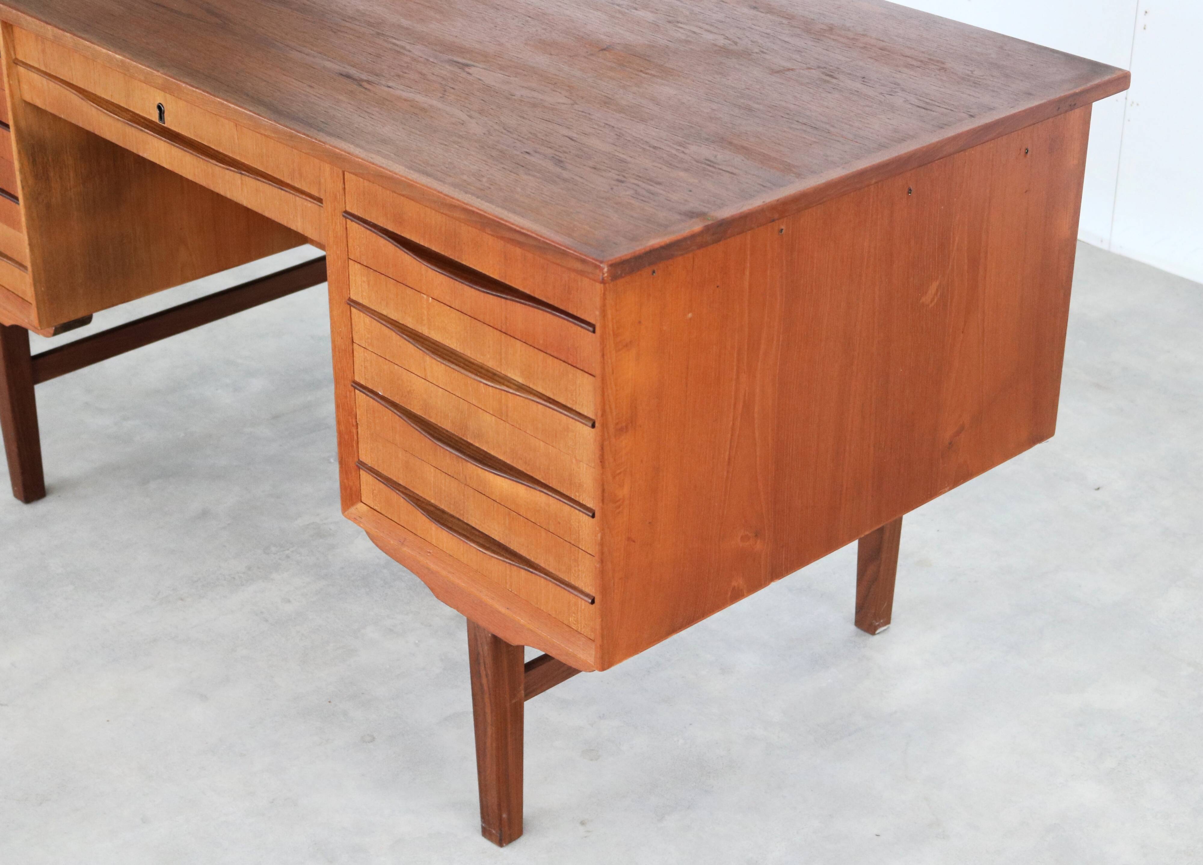 vintage desk | 1960s | teak | Danish