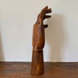 Main articulée en bois