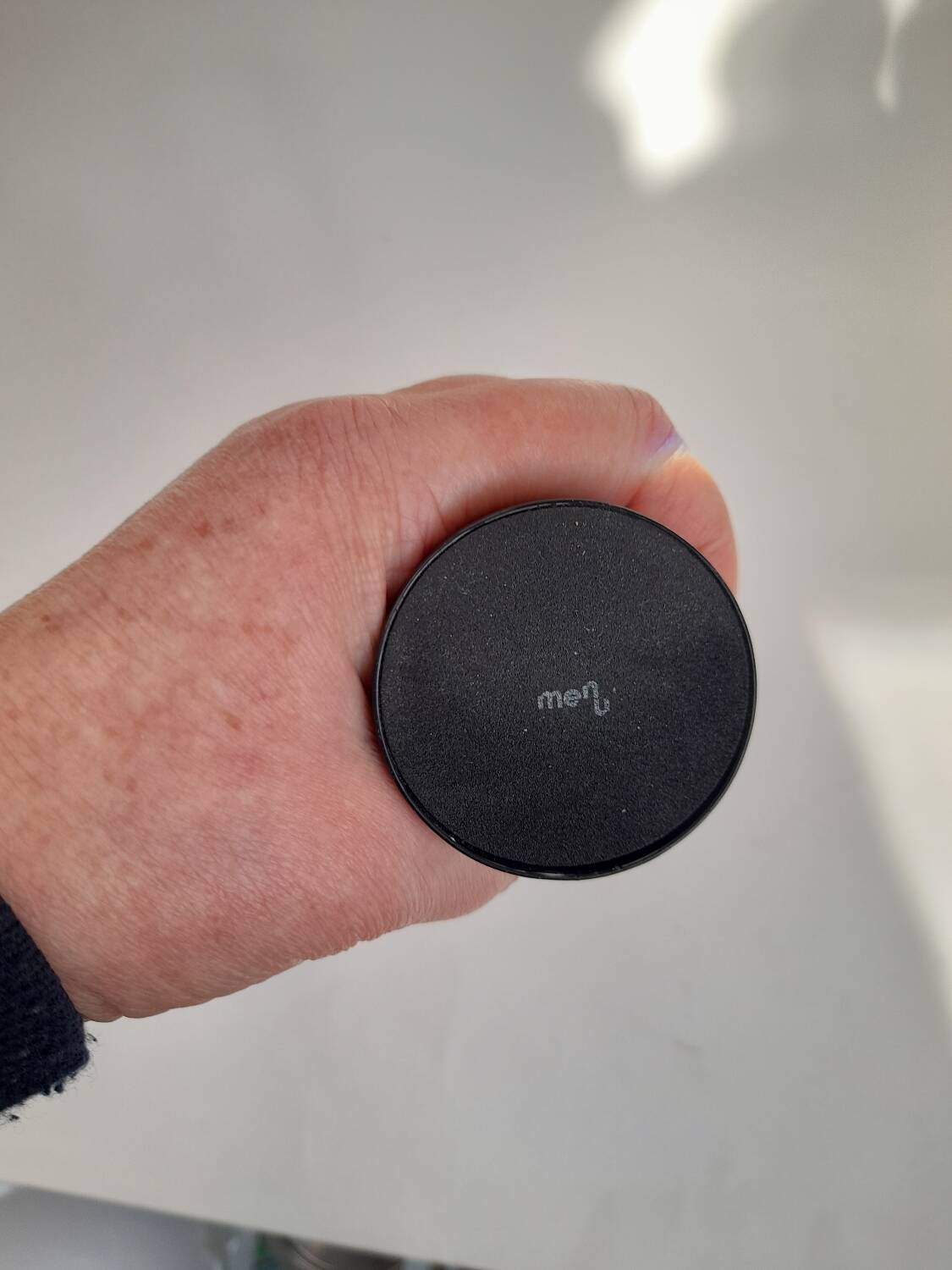 Paire de bougeoirs Tango noir par Mikaela Dörfel pour Menu