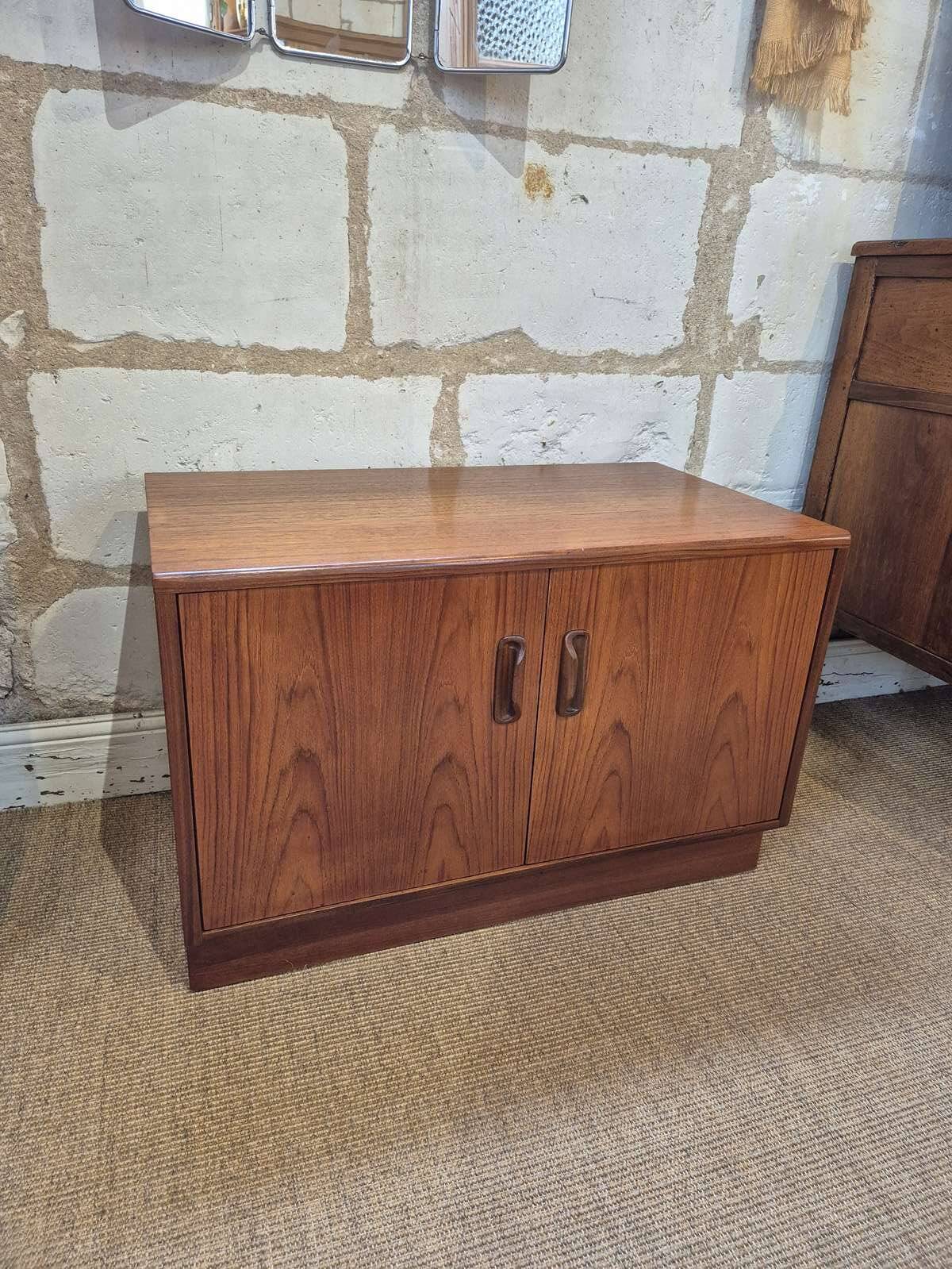 Buffet bas vintage GPLAN