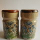 Set salière et poivrier en grès décor floral vintage
