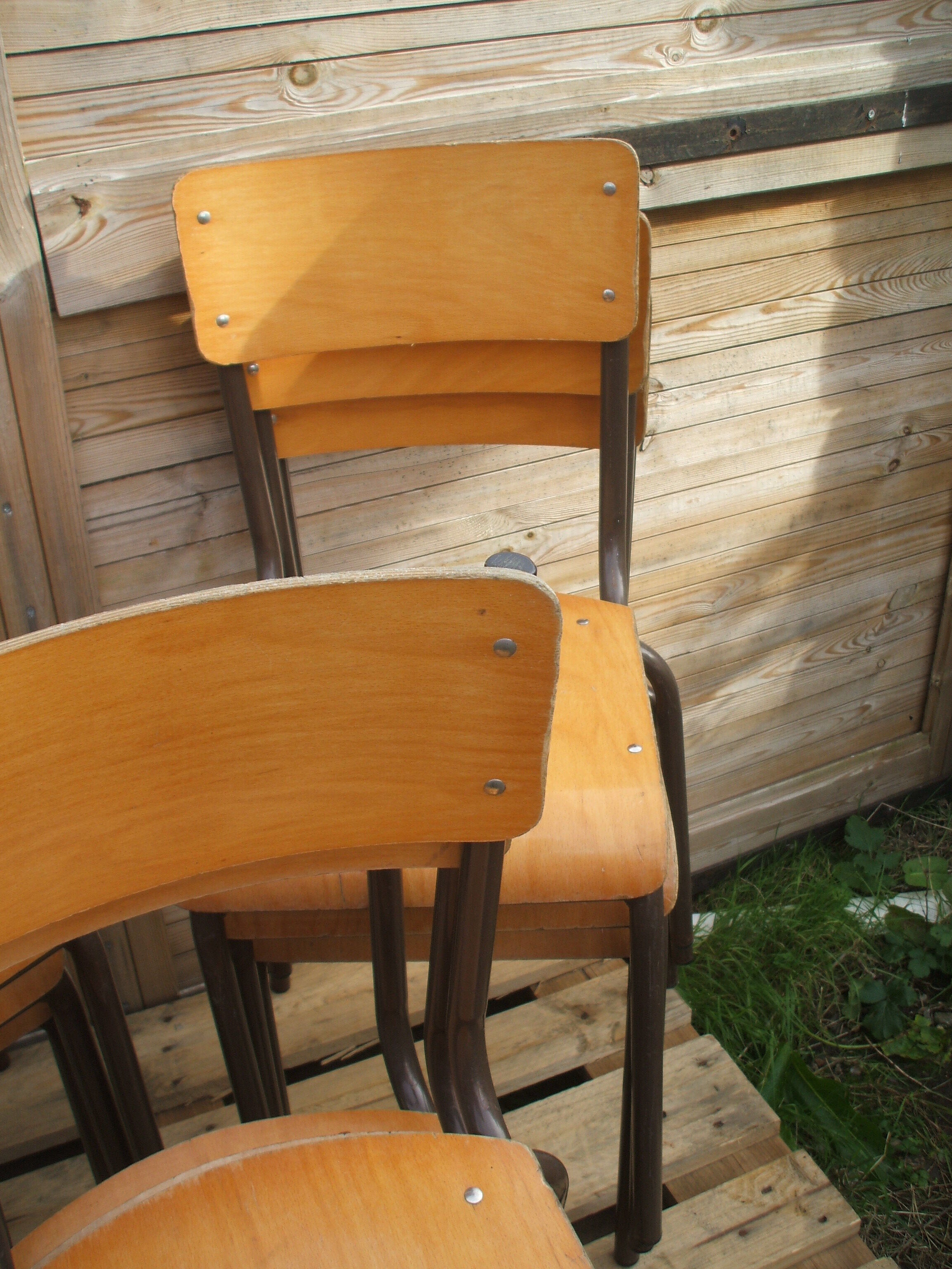 Set de 9 chaises d'école vintage