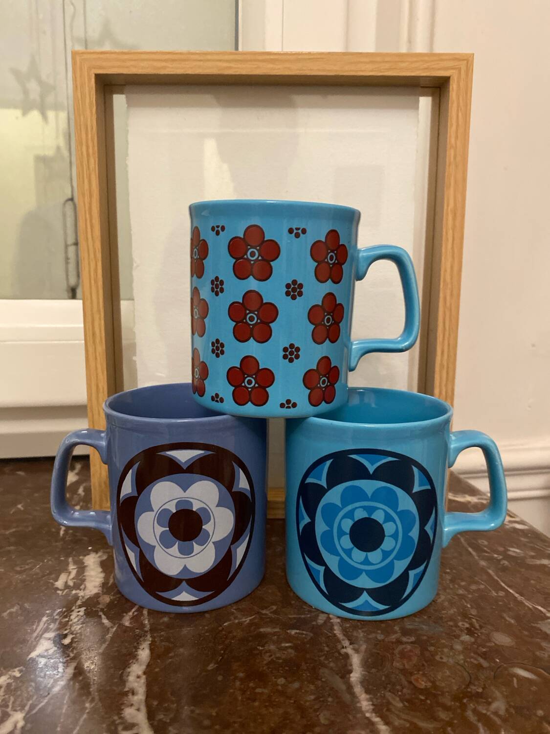 Lot de mugs staffordshire