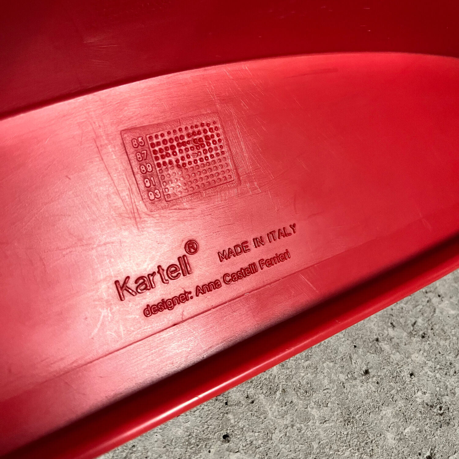 3 chaises 4870 par Anna Castelli Ferrieri pour Kartell