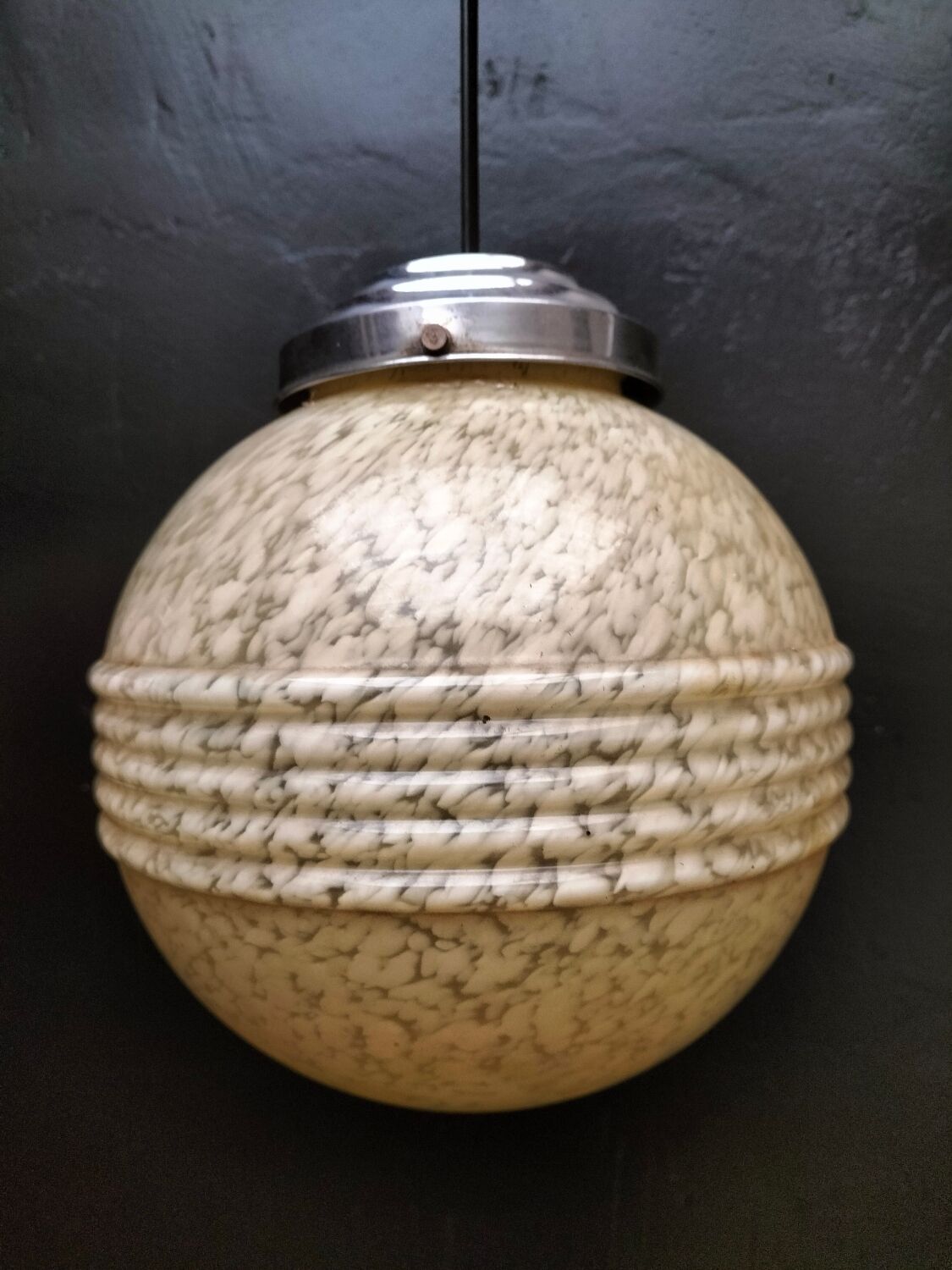 2 glass suspensions from Clichy