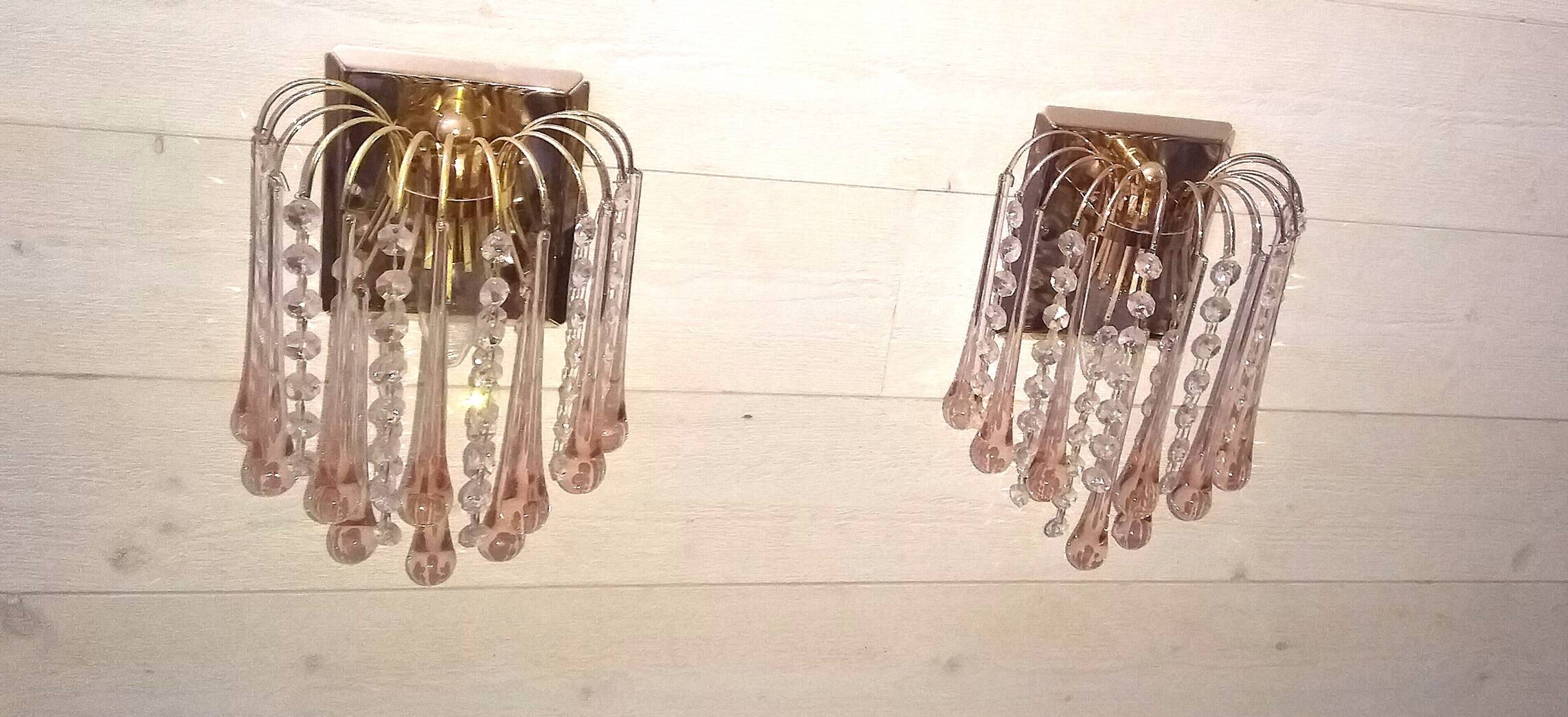 Pair of Murano wall sconces with cascading raindrop style, Venini crystals.