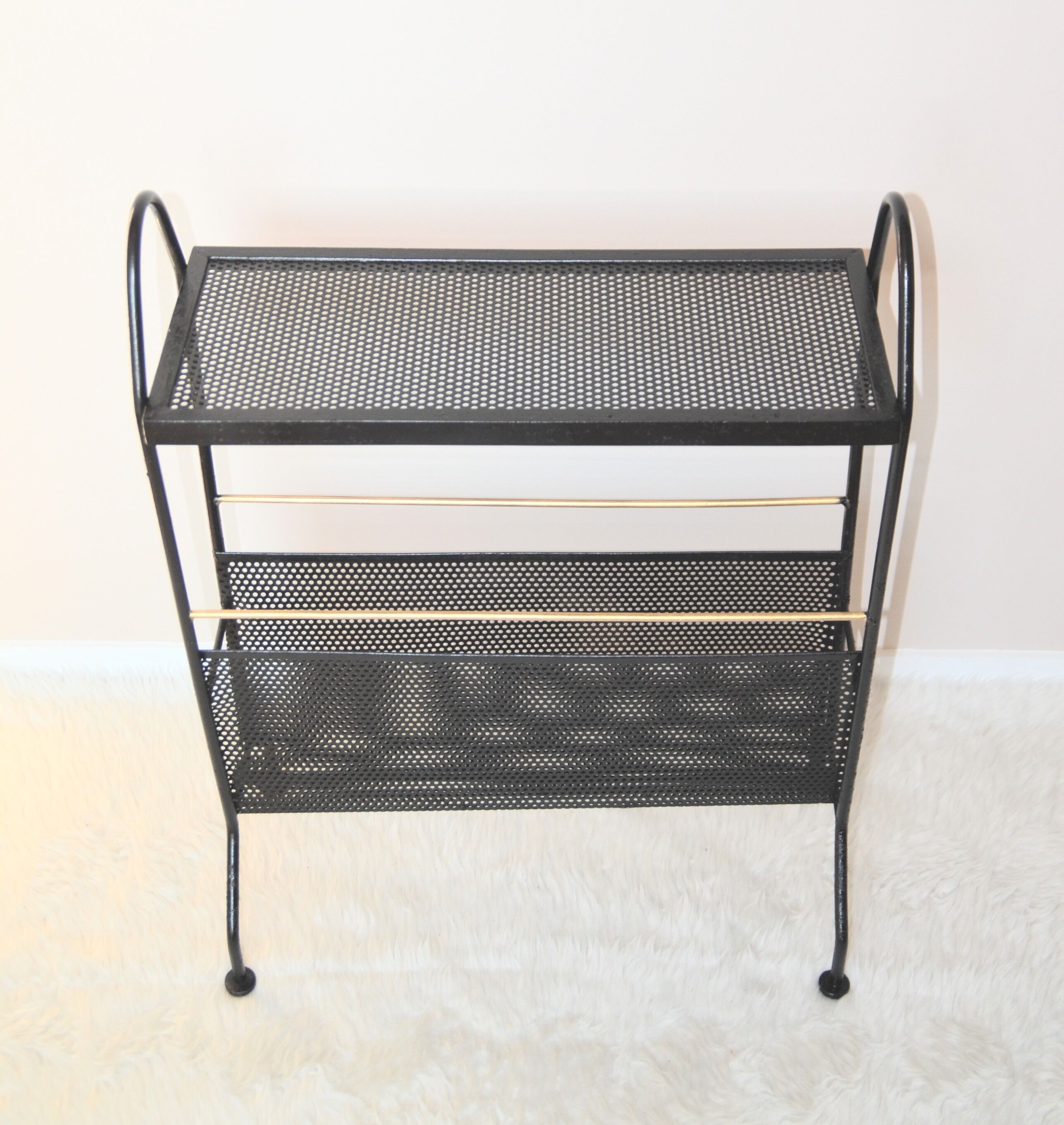 Magazine rack metal
