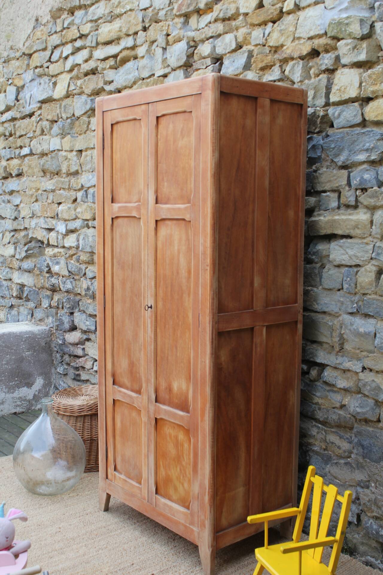Armoire parisienne