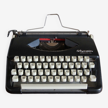 Olympia Splendid 33 typewriter