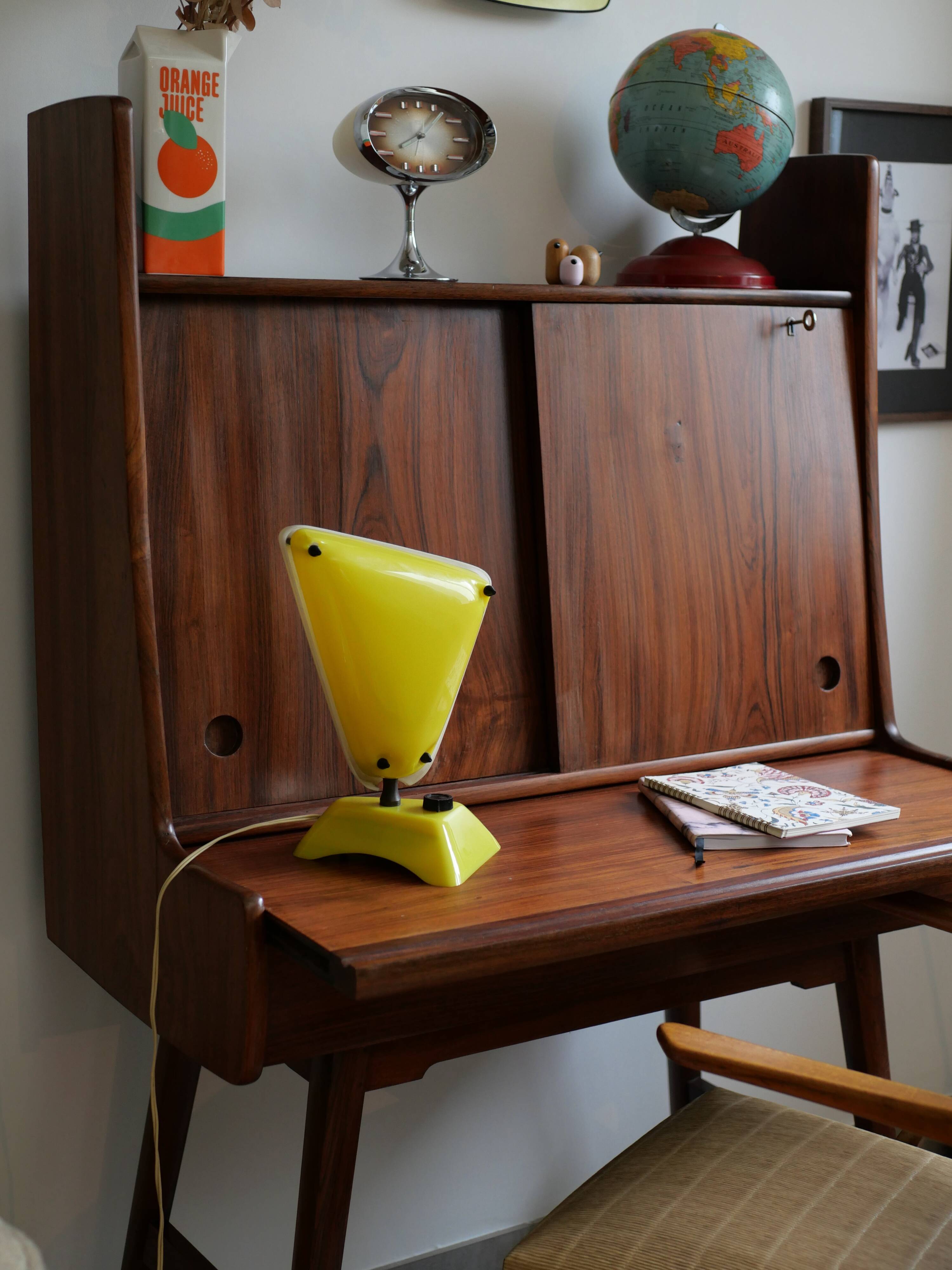 Lampe en plexiglas 1950