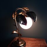 Lampe feuillage fleur métal doré et globe en verre style Hollywood Regency