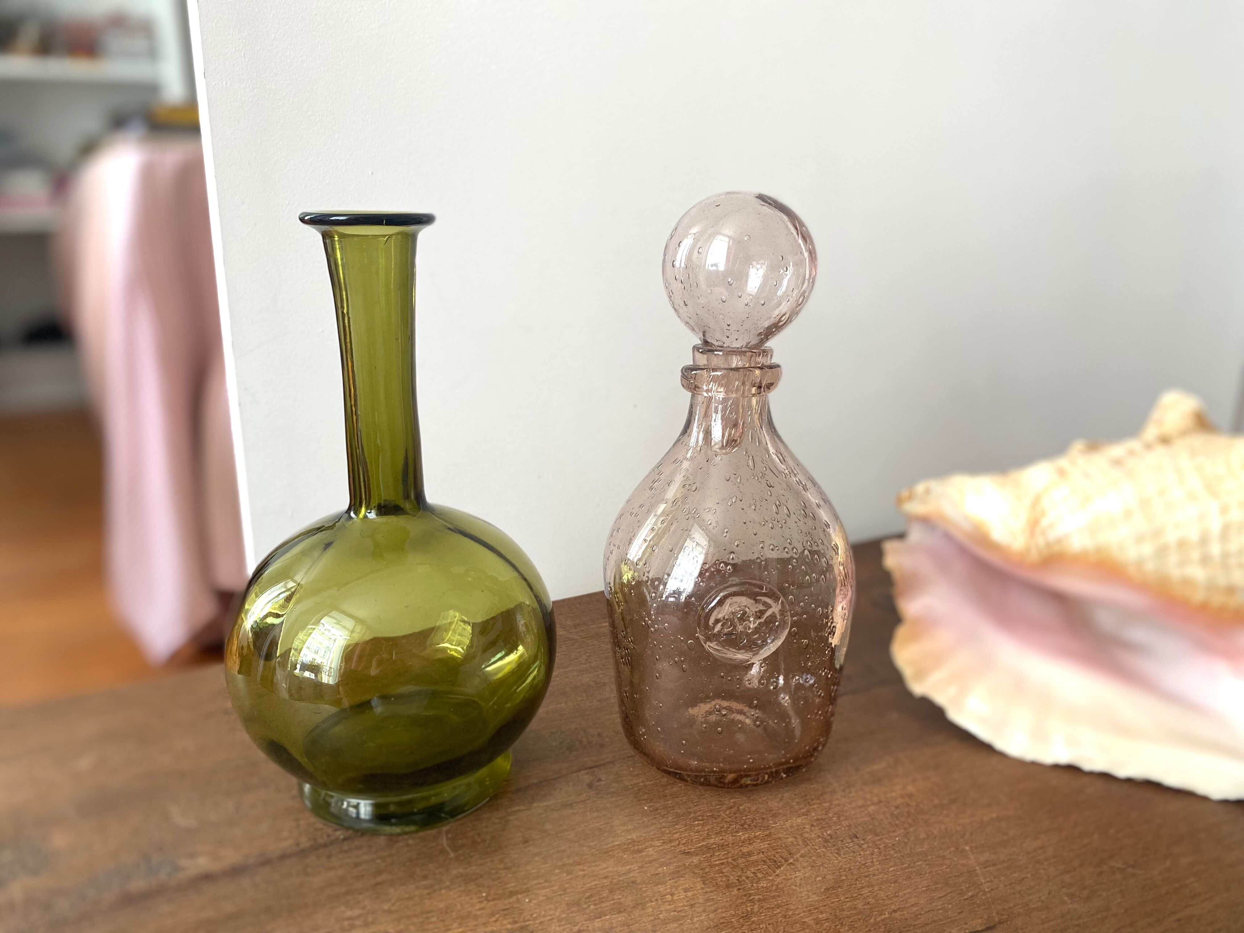 Vintage green glass soliflore vase 70s