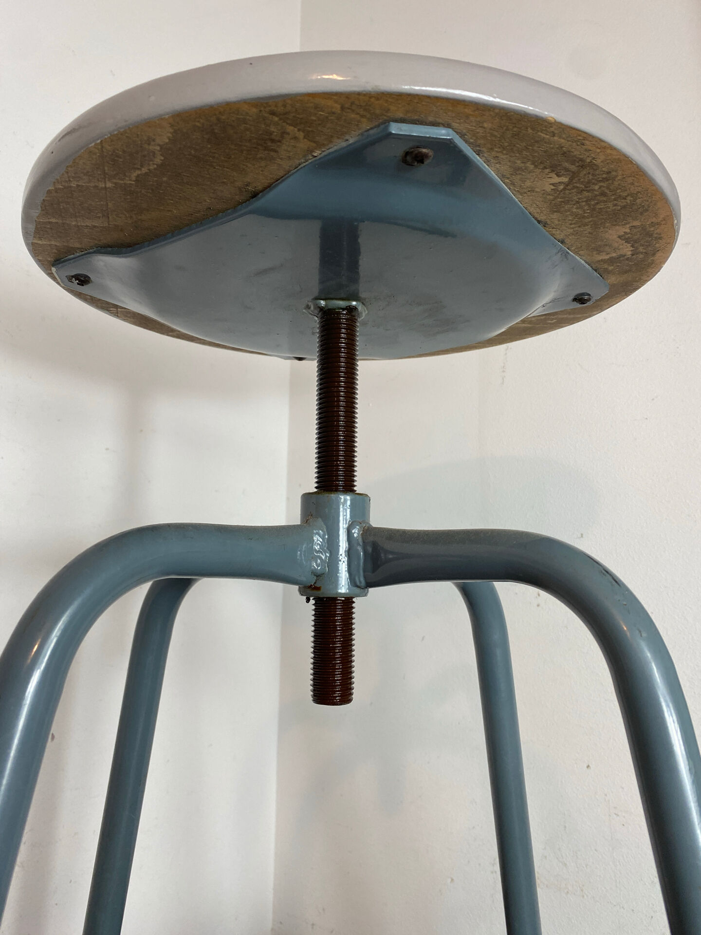 Adjustable height metal and wood workshop stool