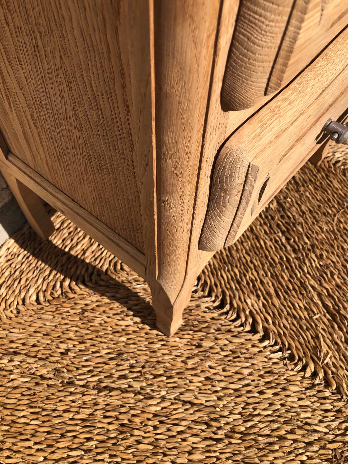 Raw wood chest of drawers with 5 drawers