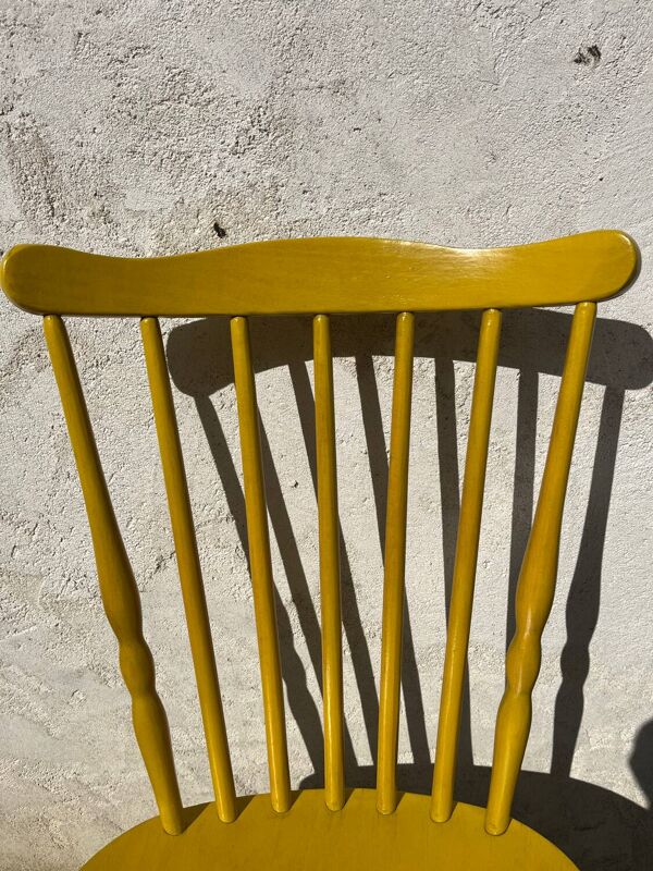 Chaise Baumann jaune moutarde