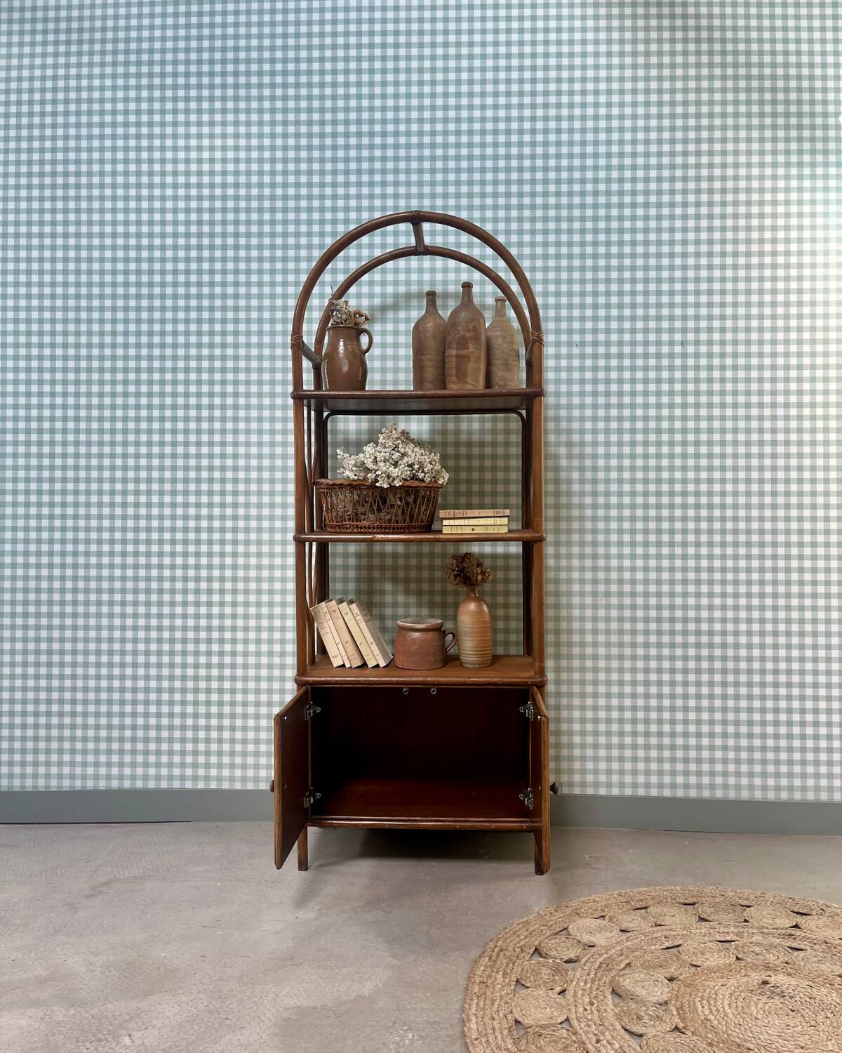 Rattan shelf on legs (refurbished)