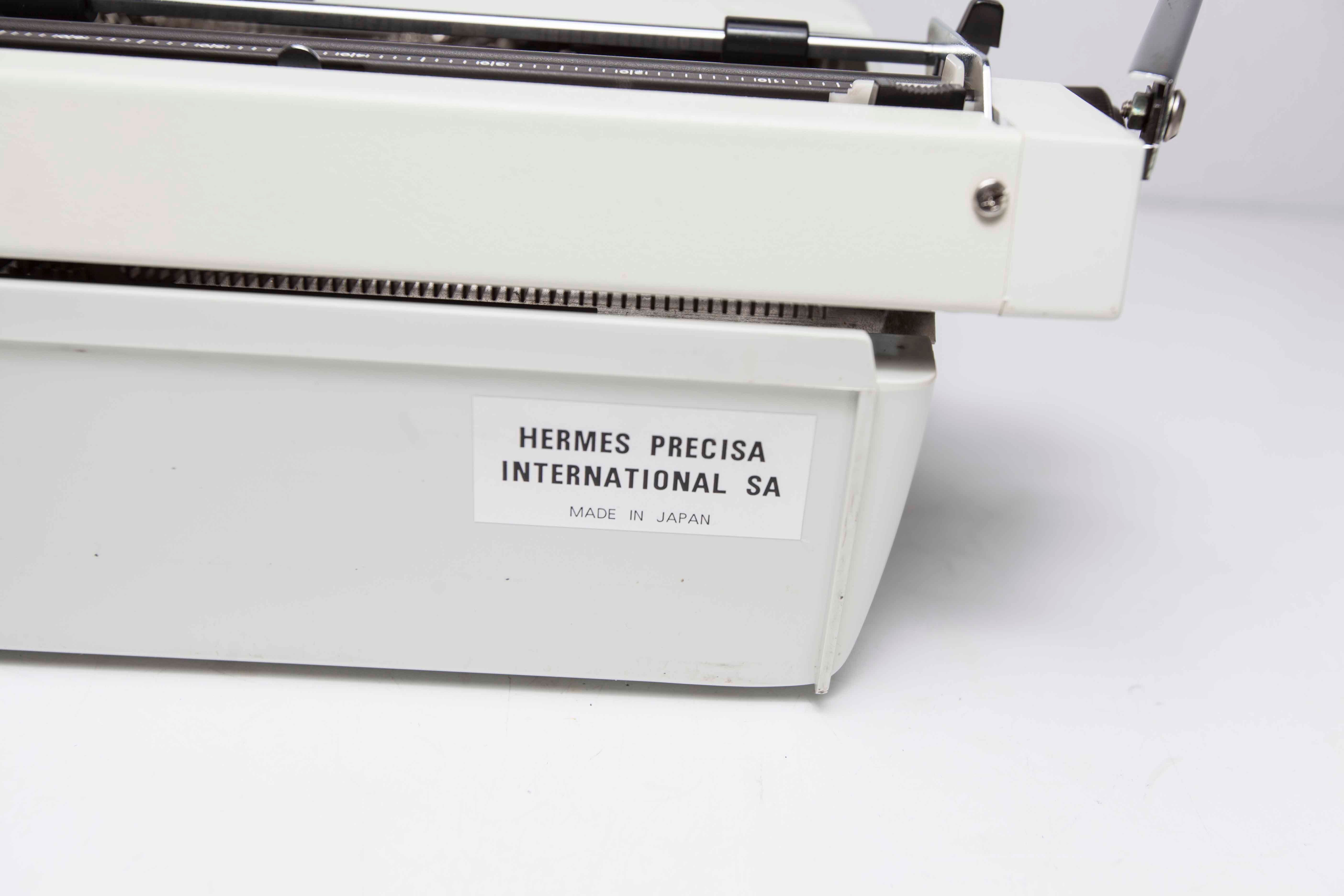Machine à écrire Hermès 305 révisée