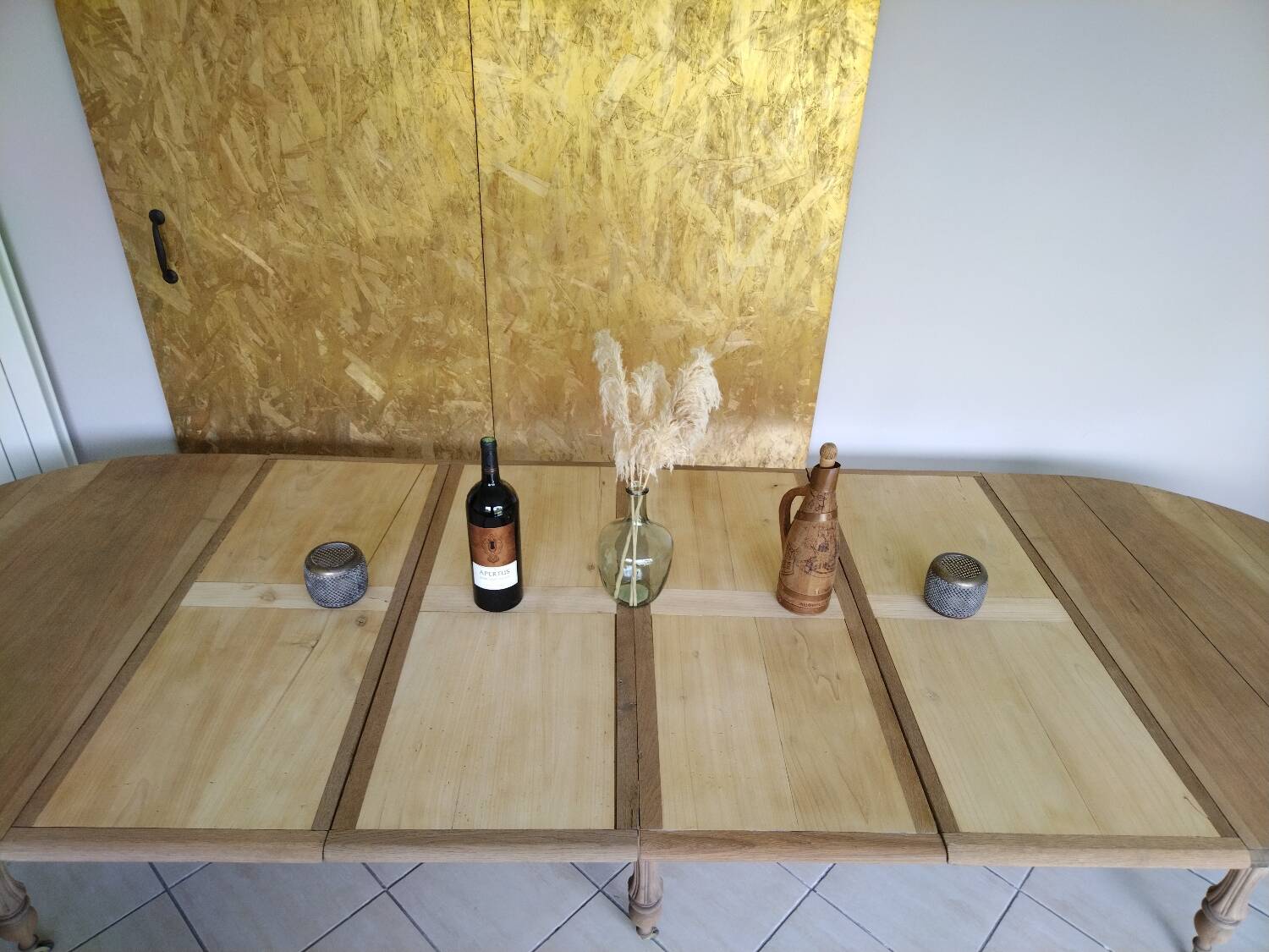 Large oval table in solid walnut renovated