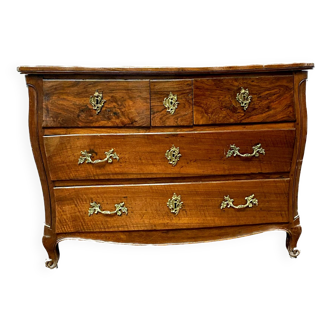 Louis XV curved chest of drawers in solid walnut Period 18th century