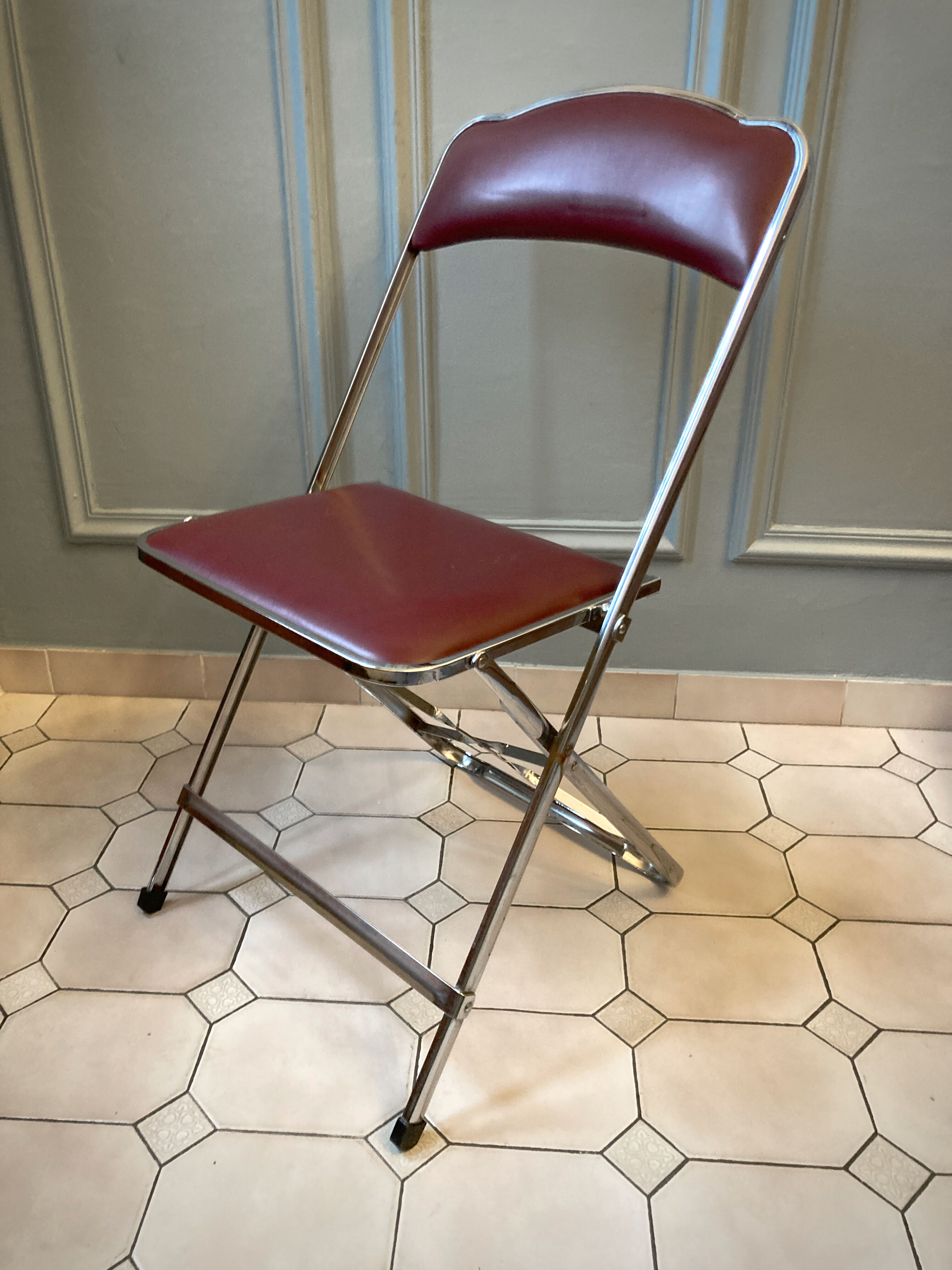 4 vintage folding chairs in chrome