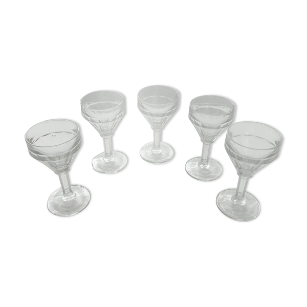 Verres a pied a liqueur en verre pressé anciens