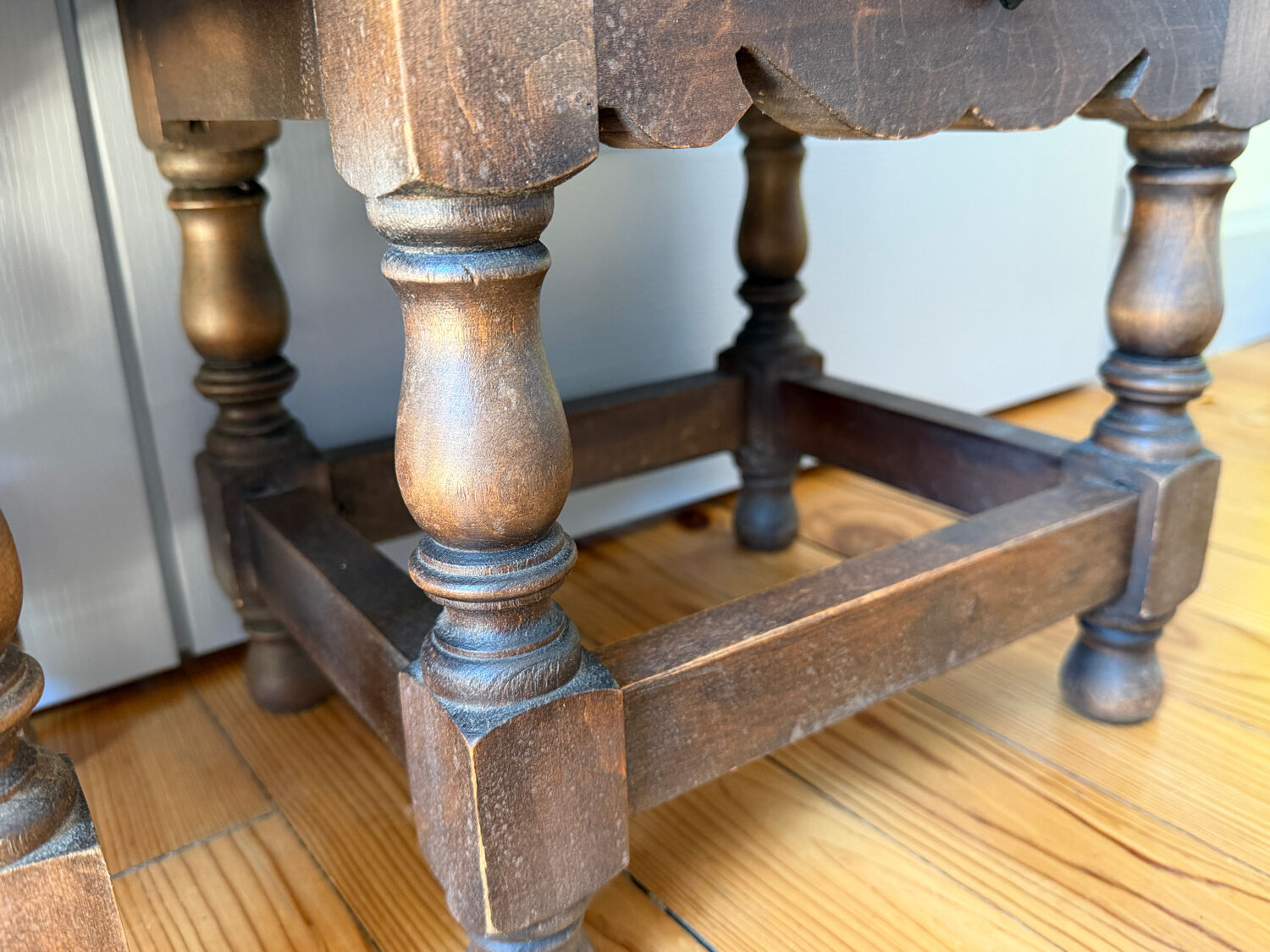 2 tables de chevet à tiroirs, style brutaliste colonial espagnol, 1950