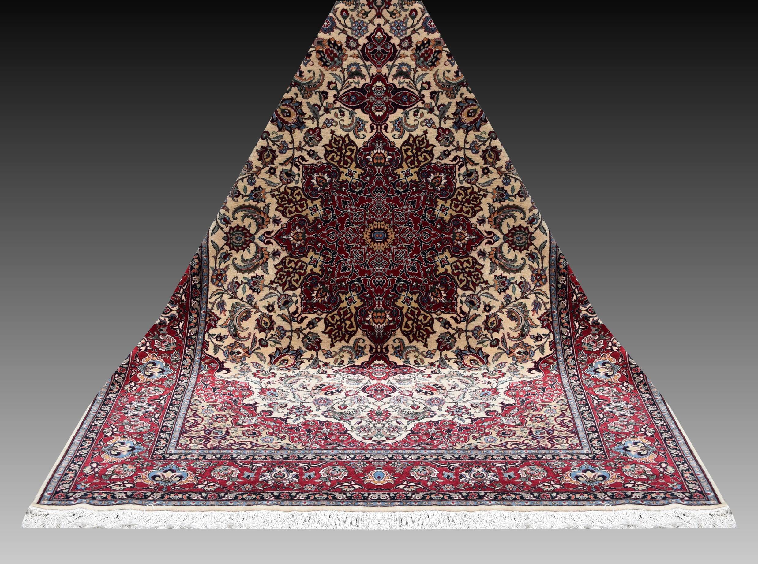 Ispahan Carpet - Sino-Persian Handmade - 3.05 x 2.00 Metres - "Galerie Sardje"