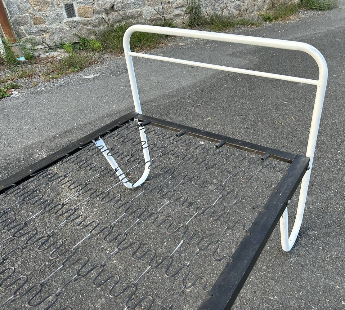 Lit internat, style Hitier, métal tubulaire, vintage, années 50